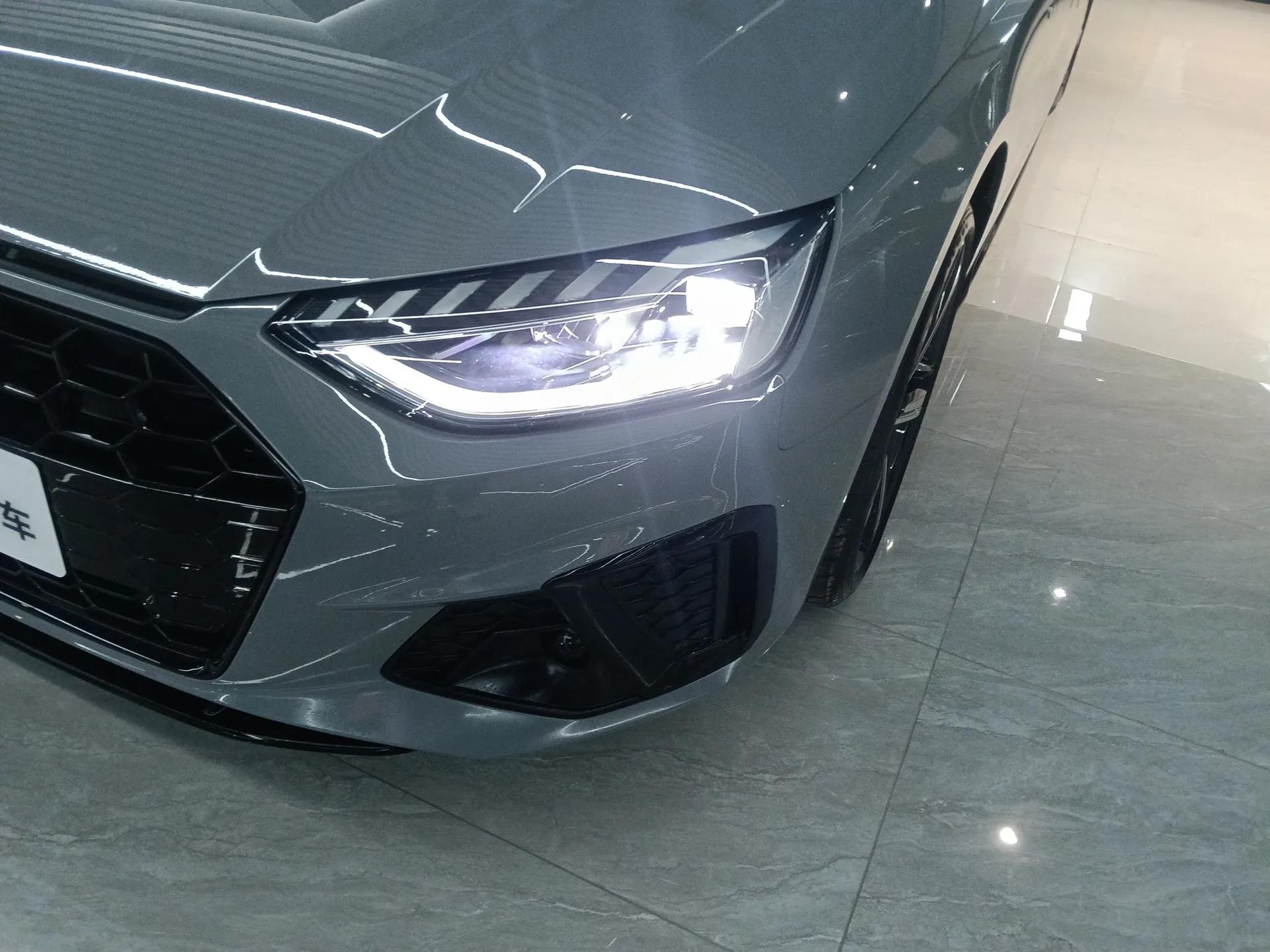 Audi A4L 2025 2 Million Units Enjoyment Version 40 TFSI Luxury Dynamic Edition — миниатюра 2