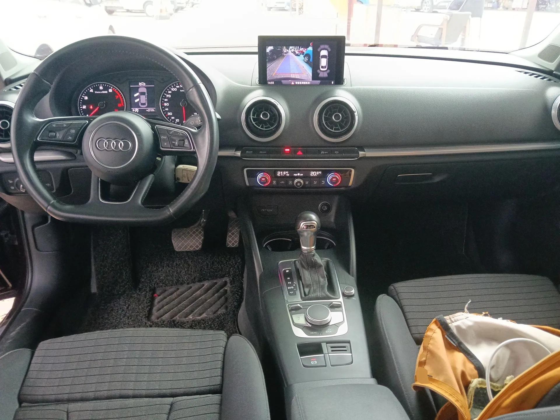 Audi A3 2018 30th Anniversary Edition Limousine 35 TFSI Sport Model — миниатюра 12
