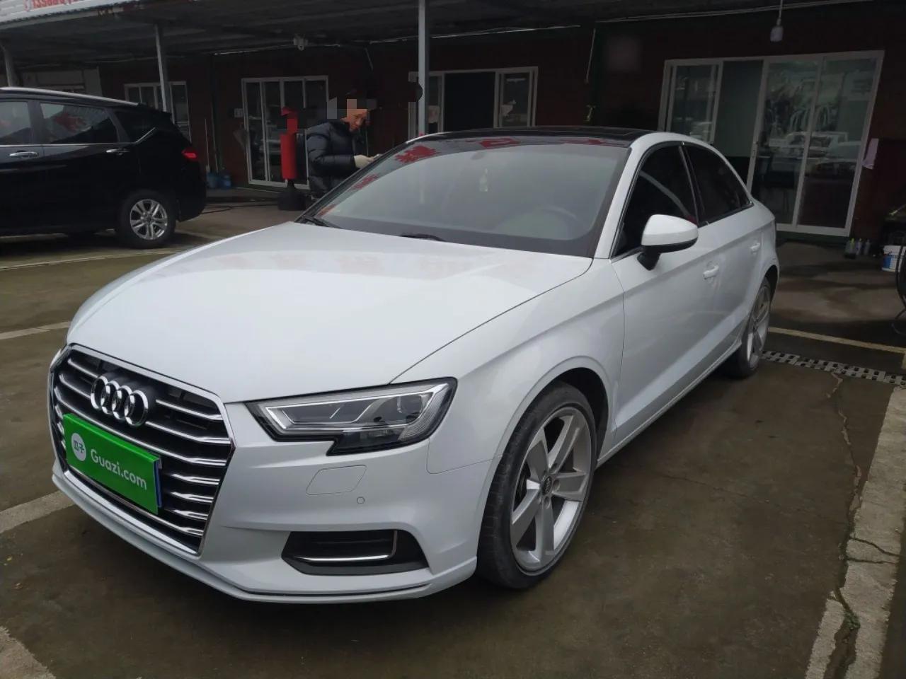 Audi A3 2019 Limousine 35 TFSI Style Version China V Emission Standard — миниатюра 1