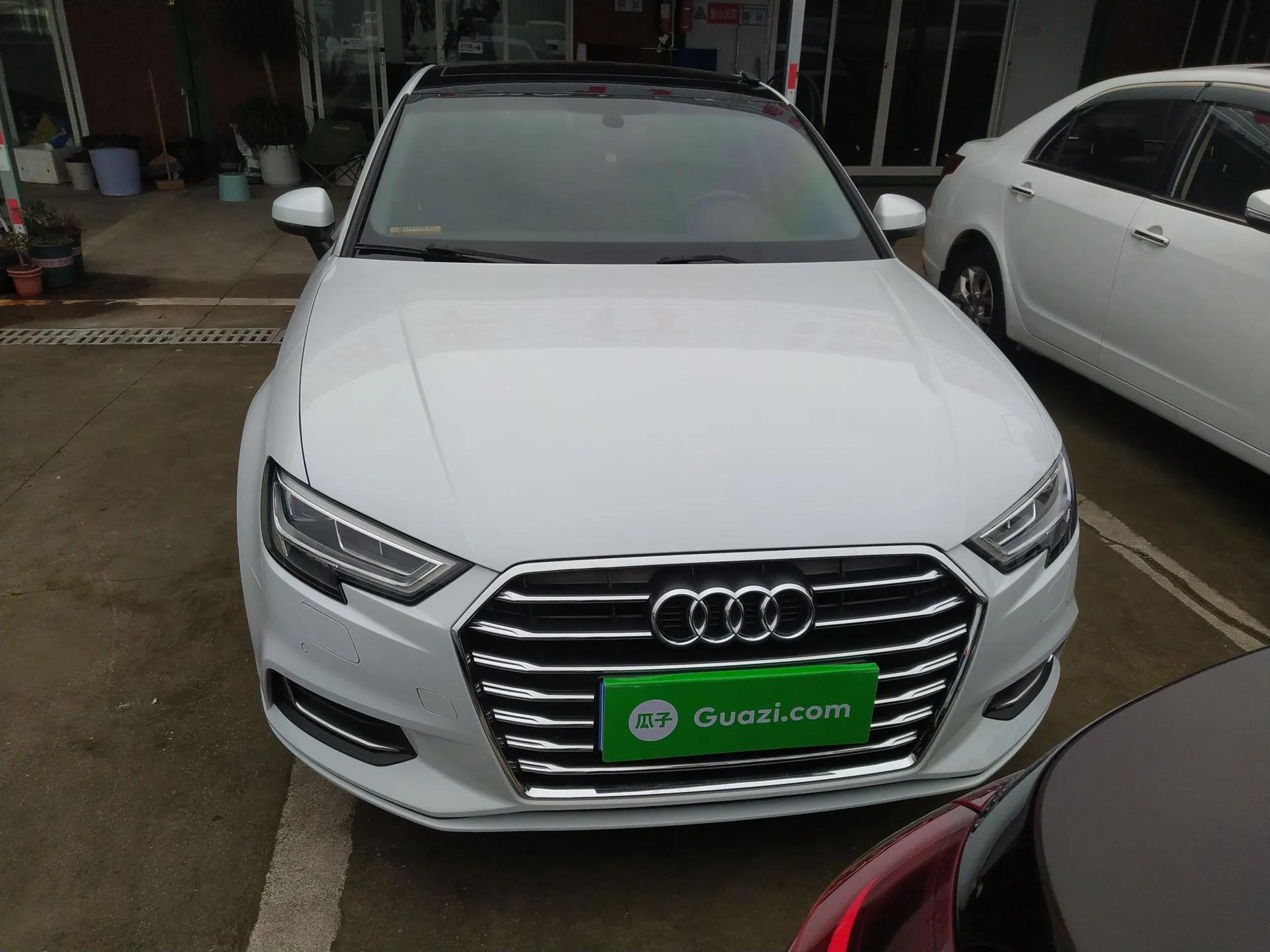 Audi A3 2019 Limousine 35 TFSI Style Version China V Emission Standard — миниатюра 3