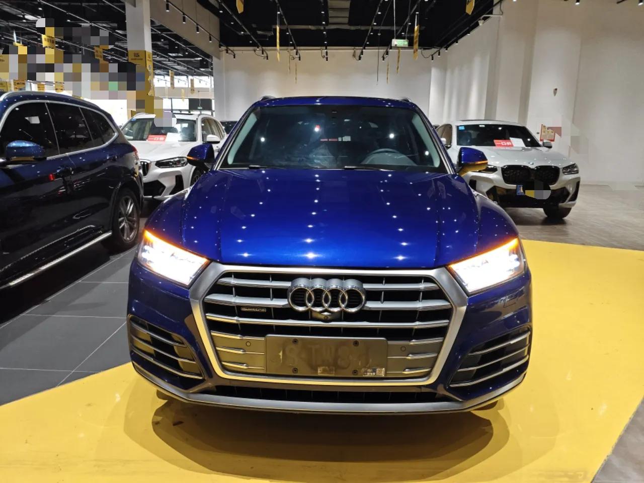 Audi Q5L 2020 45 TFSI Prestige Fashion Model — миниатюра 2