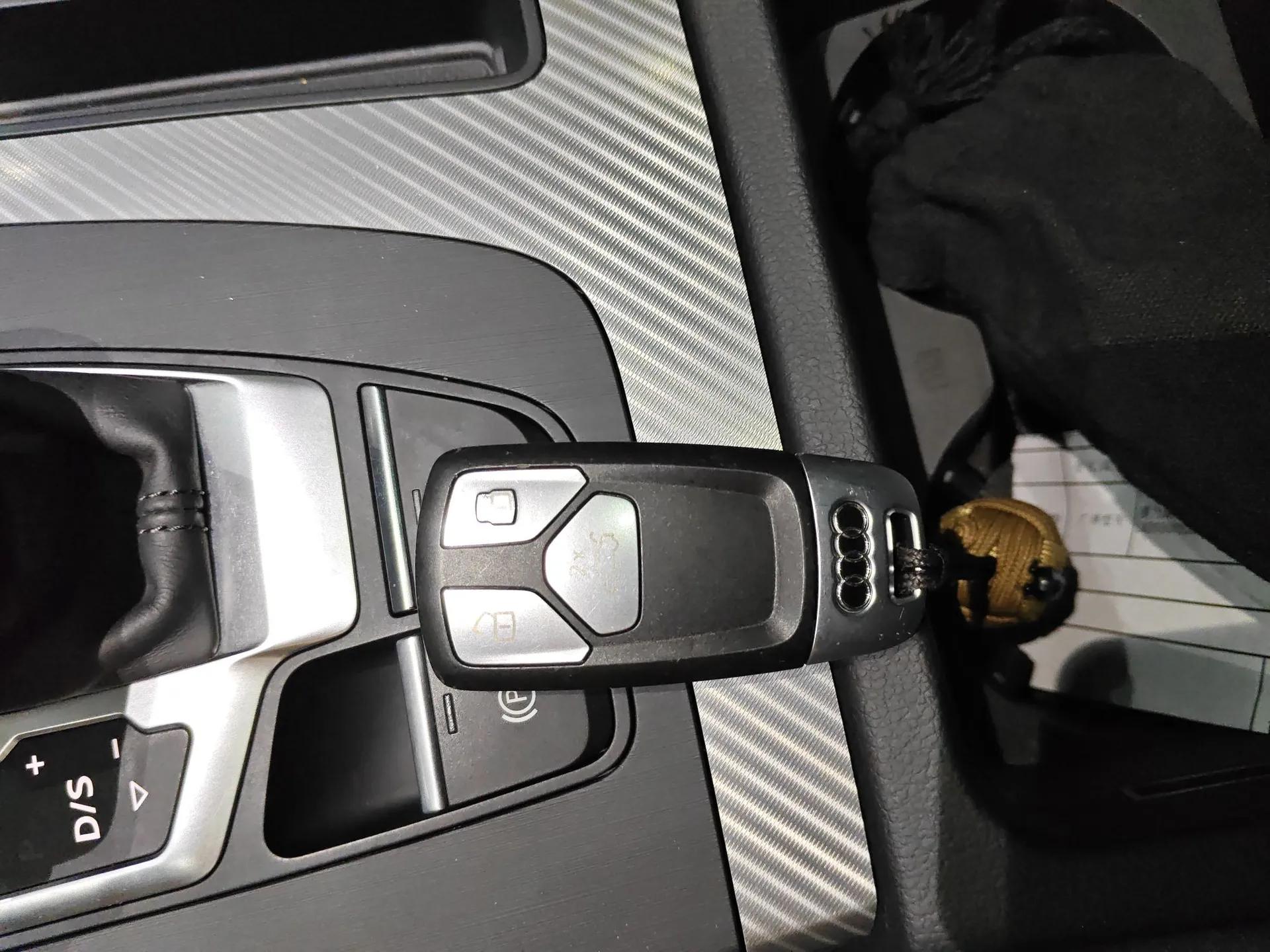 Audi Q5L 2020 45 TFSI Prestige Fashion Model — миниатюра 12