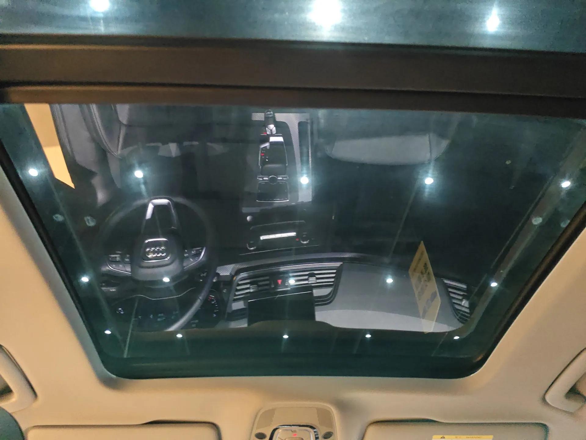 Audi Q5L 2020 45 TFSI Prestige Fashion Model — миниатюра 21