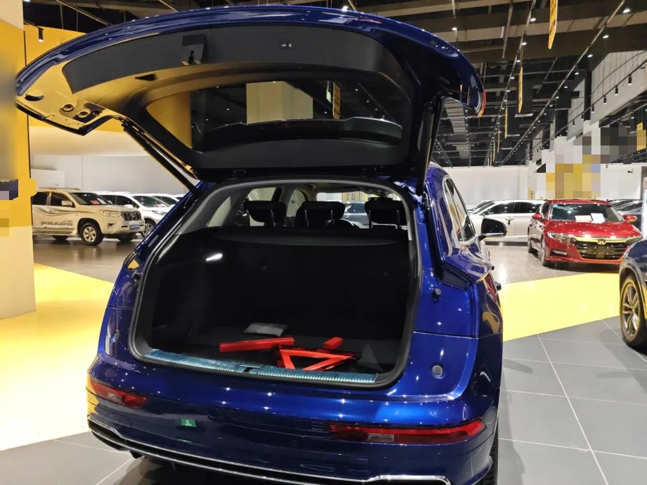 Audi Q5L 2020 45 TFSI Prestige Fashion Model — миниатюра 22