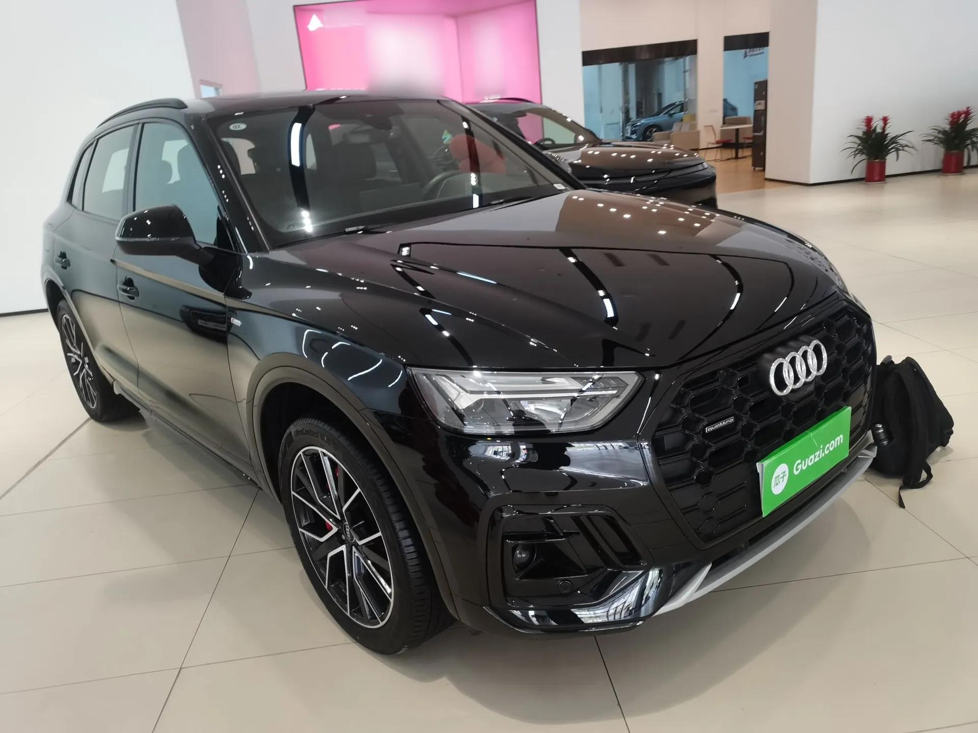 Audi Q5L 2025 quattro 45th Anniversary Edition 45 TFSI Luxury Dynamic Model — миниатюра 3