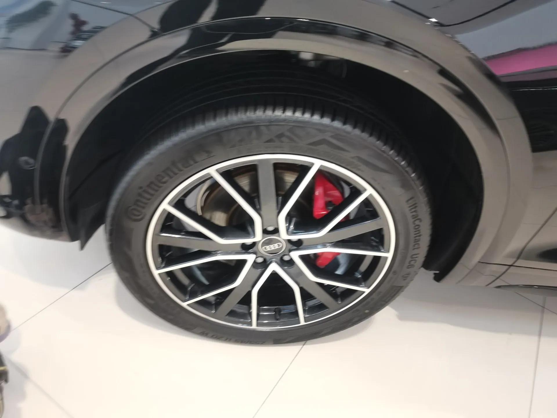 Audi Q5L 2025 quattro 45th Anniversary Edition 45 TFSI Luxury Dynamic Model — миниатюра 8