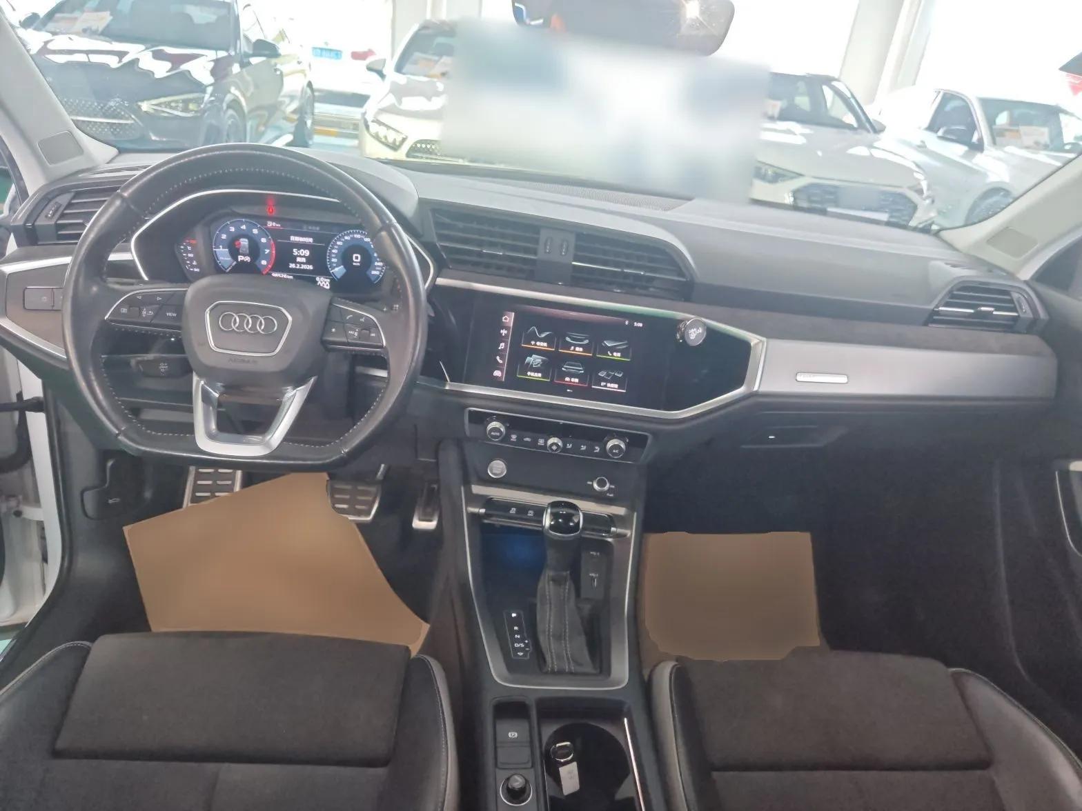 Audi Q3 2019 40 TFSI Fashion Dynamic Model — миниатюра 13