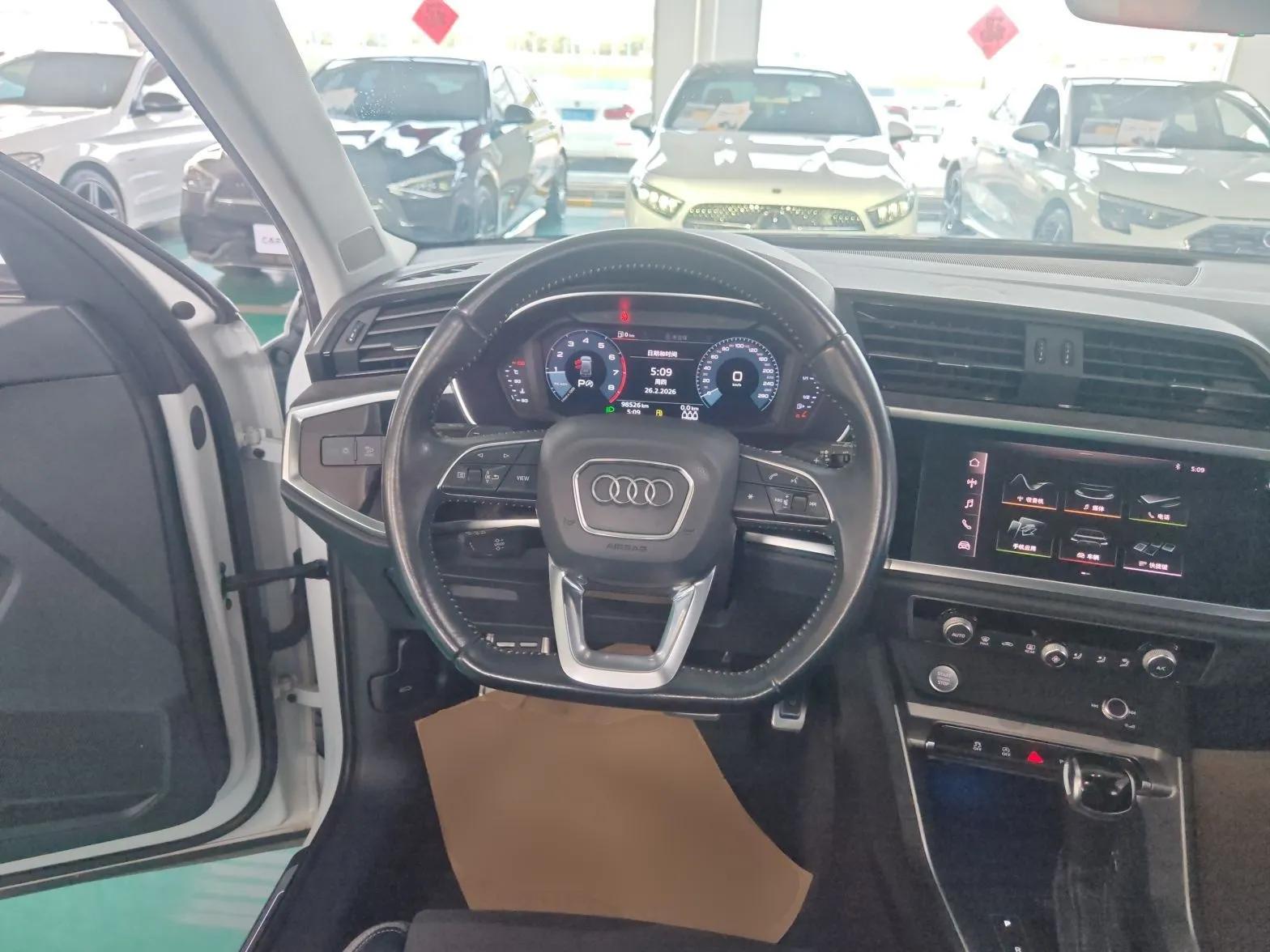 Audi Q3 2019 40 TFSI Fashion Dynamic Model — миниатюра 14