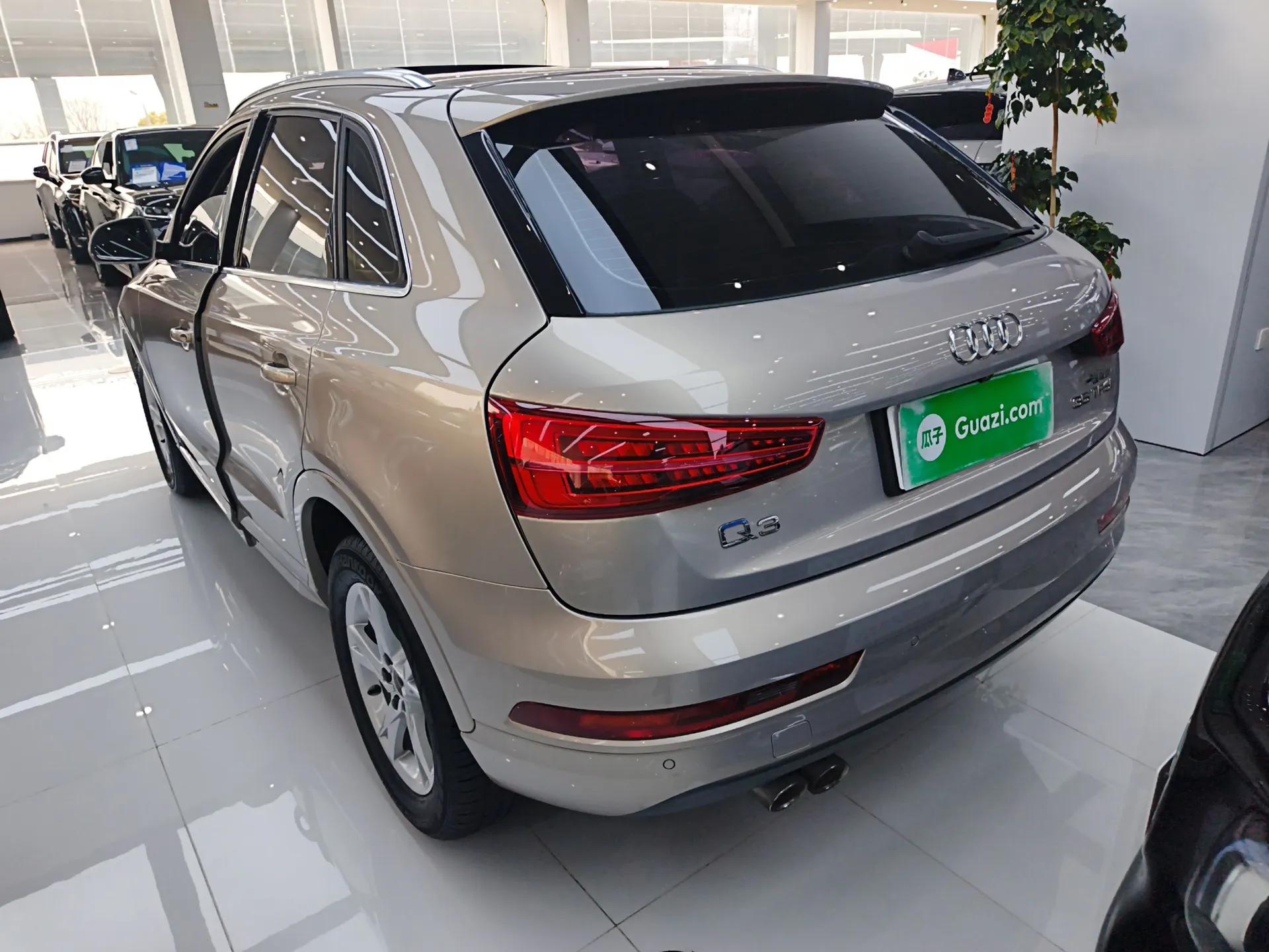 Audi Q3 2018 30th Anniversary Edition 35 TFSI Fashion Model — миниатюра 4