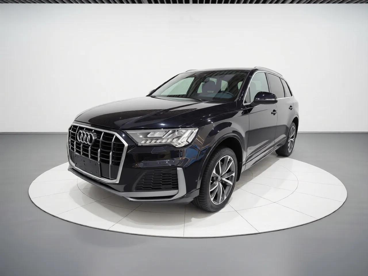 Audi Q7 2020 55 TFSI quattro S line sports model — миниатюра 1