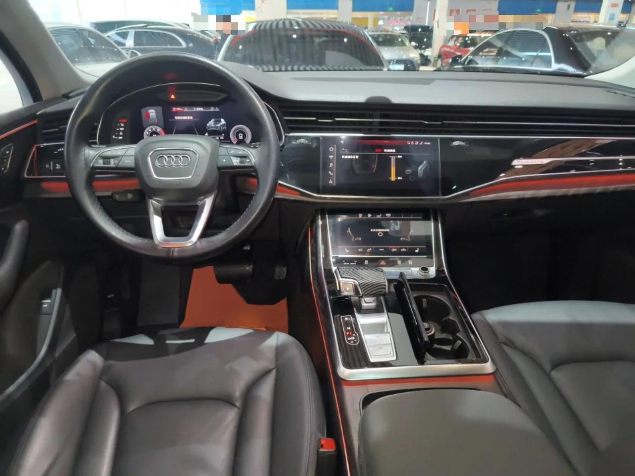 Audi Q7 2020 55 TFSI quattro S line sports model — миниатюра 12