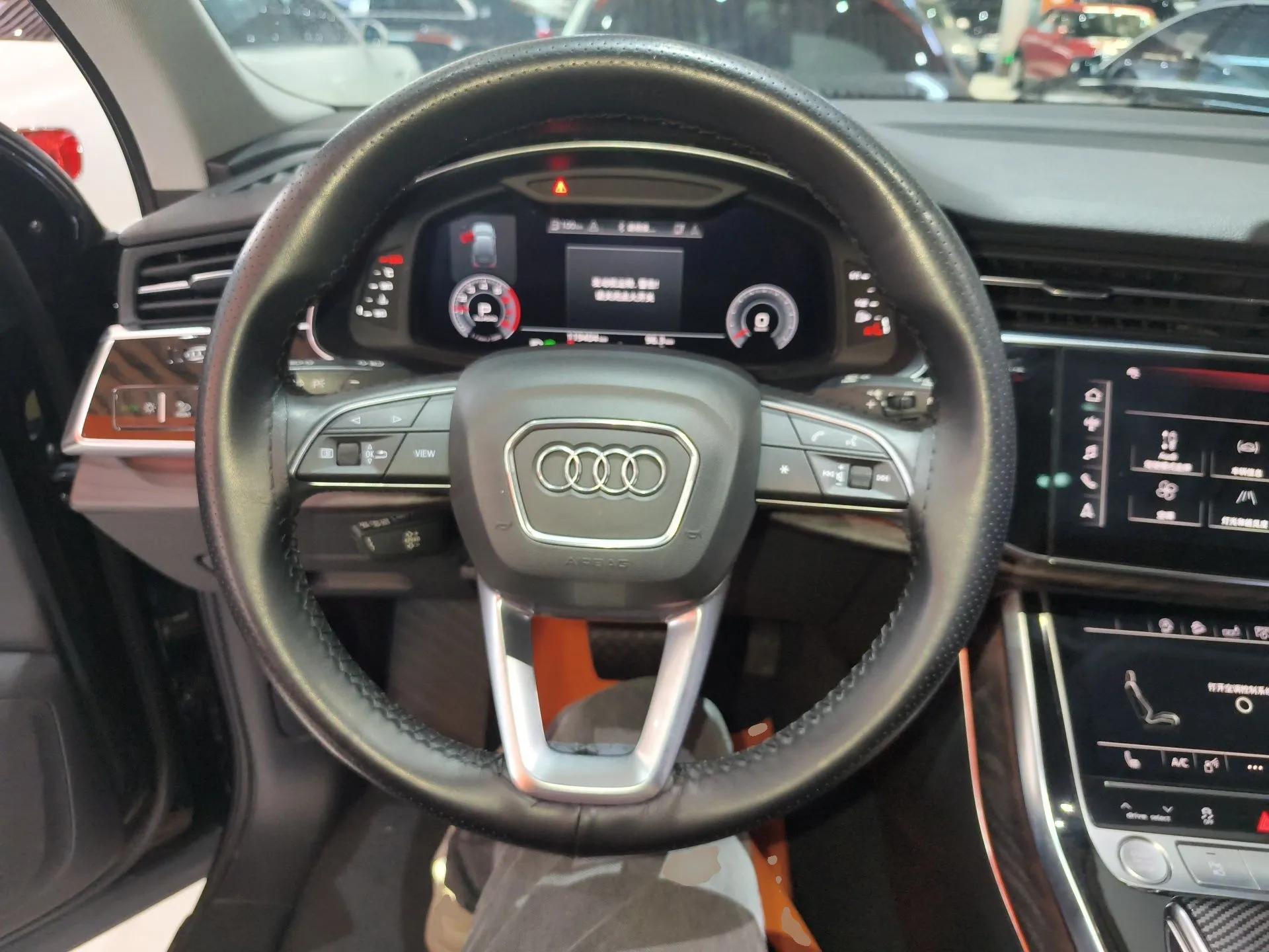 Audi Q7 2020 55 TFSI quattro S line sports model — миниатюра 13