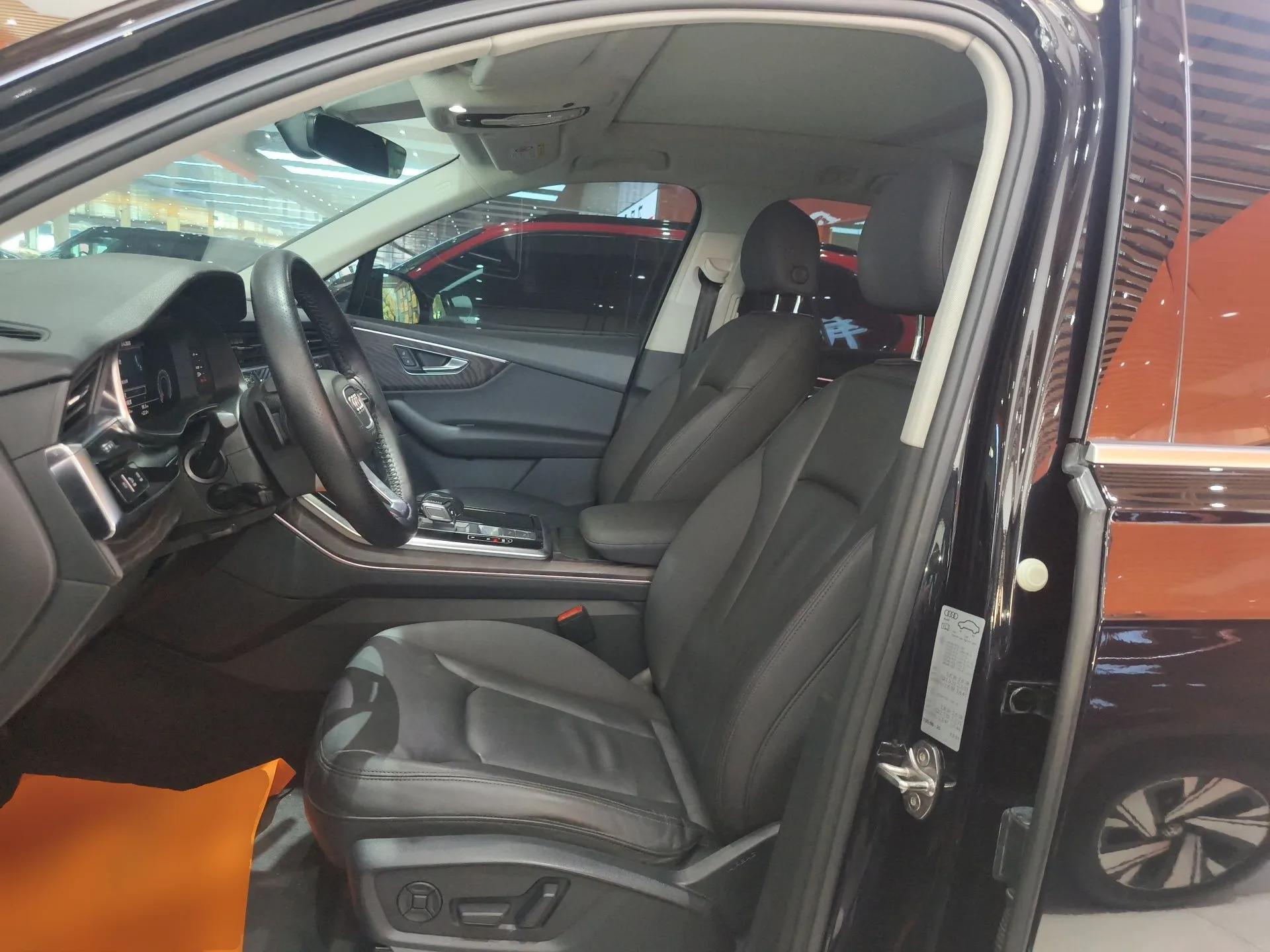 Audi Q7 2020 55 TFSI quattro S line sports model — миниатюра 17