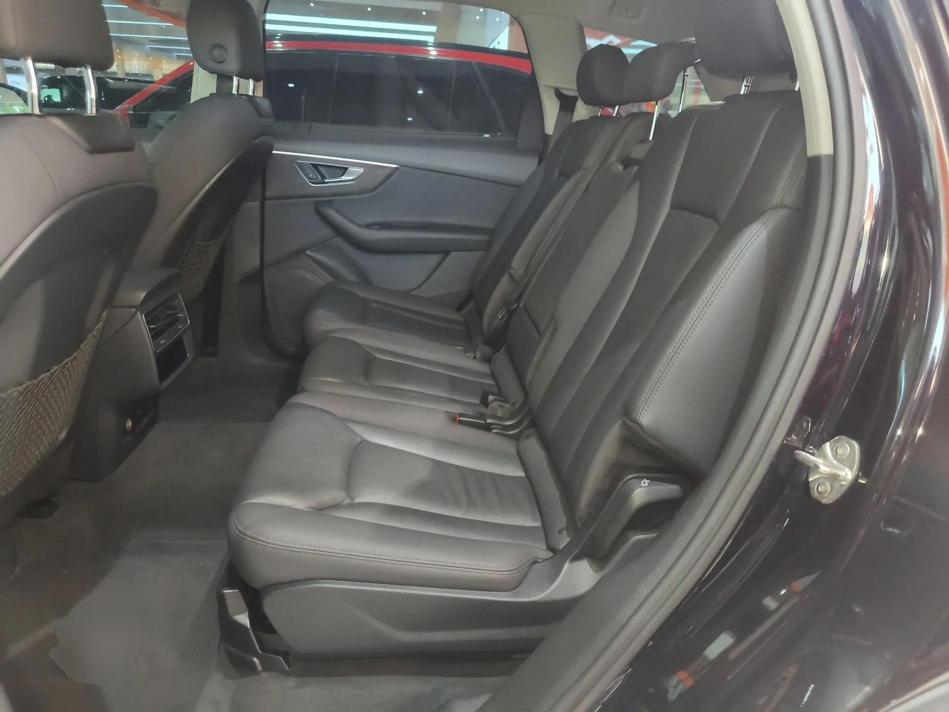 Audi Q7 2020 55 TFSI quattro S line sports model — миниатюра 19