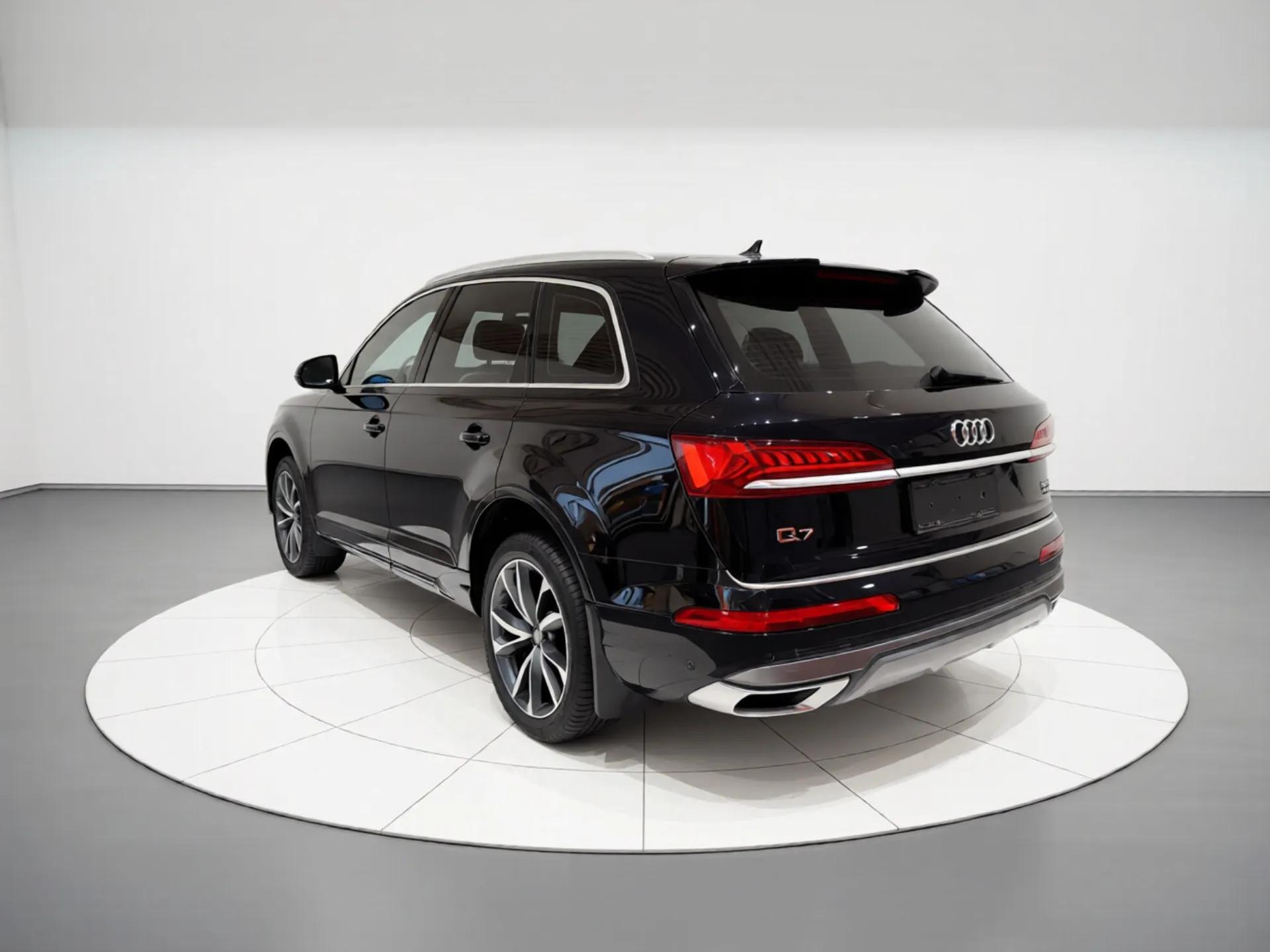 Audi Q7 2020 55 TFSI quattro S line sports model — миниатюра 7