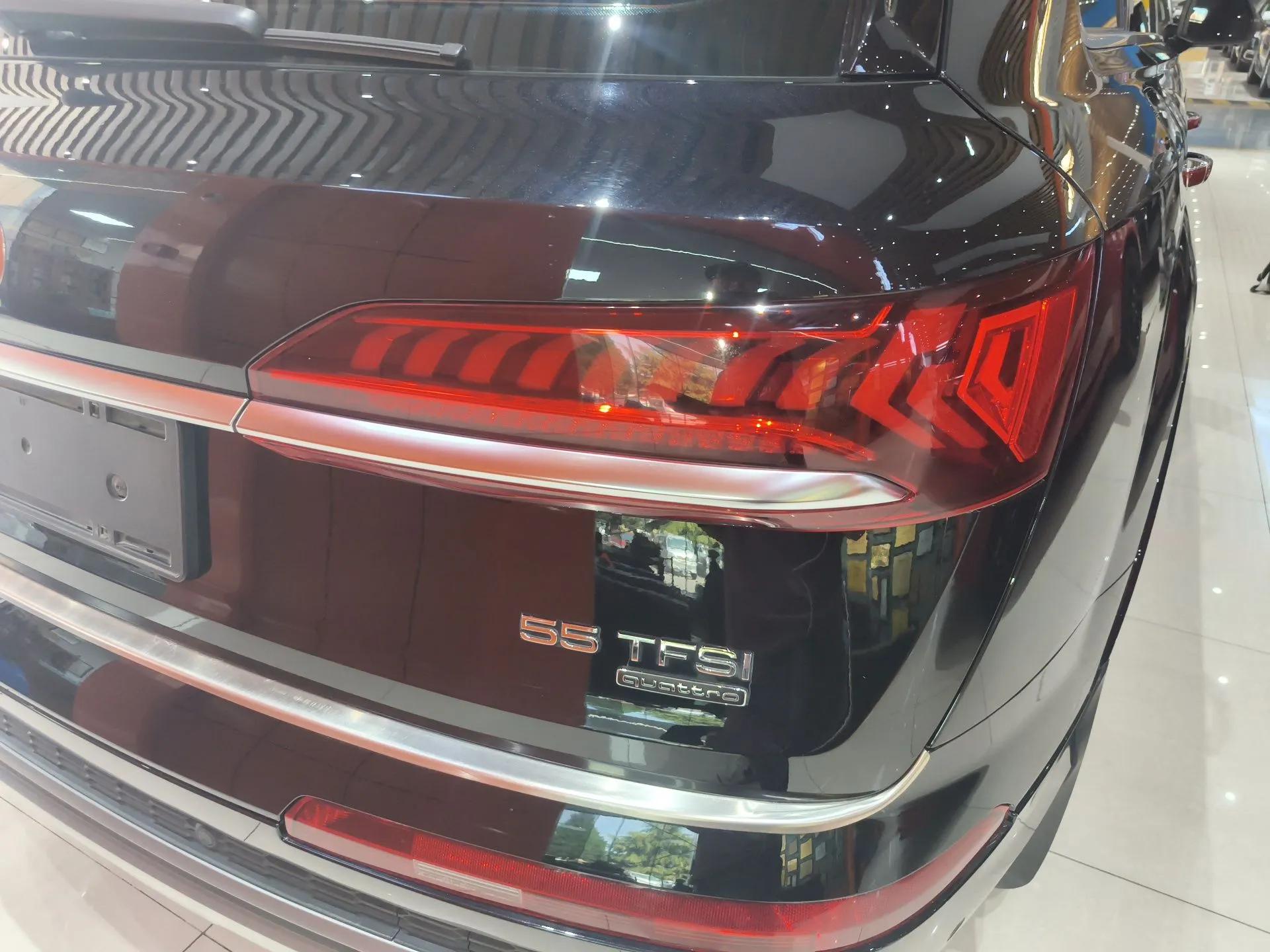 Audi Q7 2020 55 TFSI quattro S line sports model — миниатюра 8