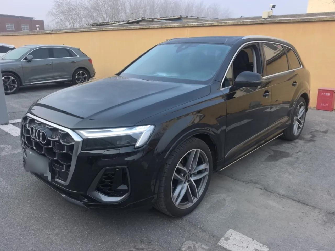 Audi Q7 2024 55 TFSI quattro S line Sport model — миниатюра 1