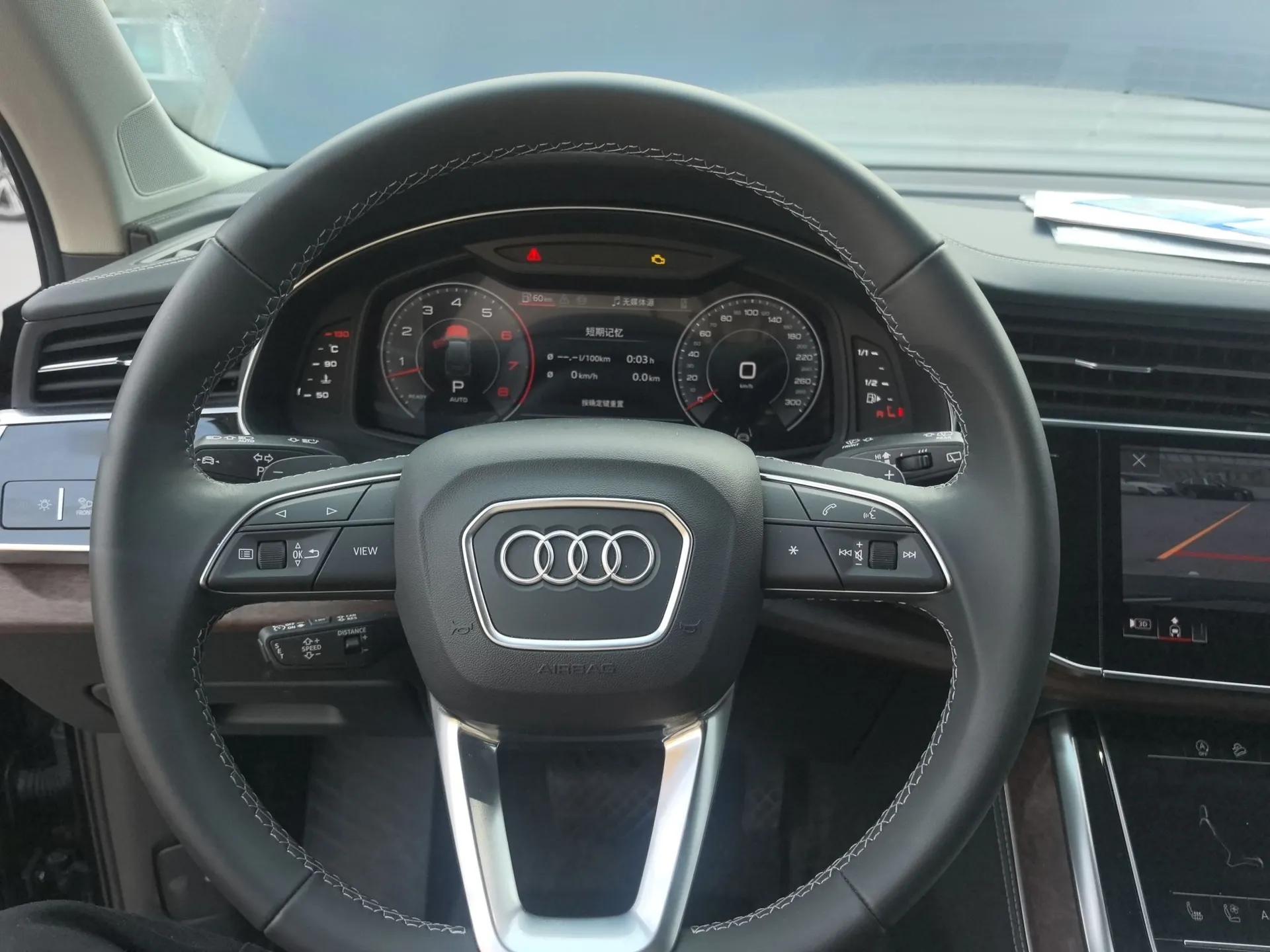 Audi Q7 2024 55 TFSI quattro S line Sport model — миниатюра 14