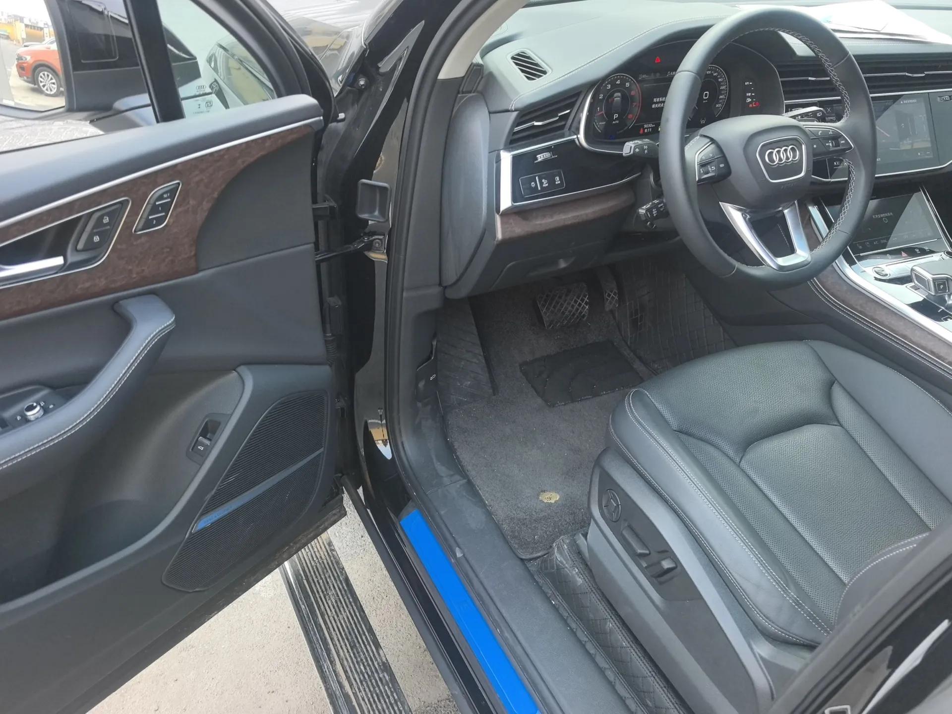 Audi Q7 2024 55 TFSI quattro S line Sport model — миниатюра 19