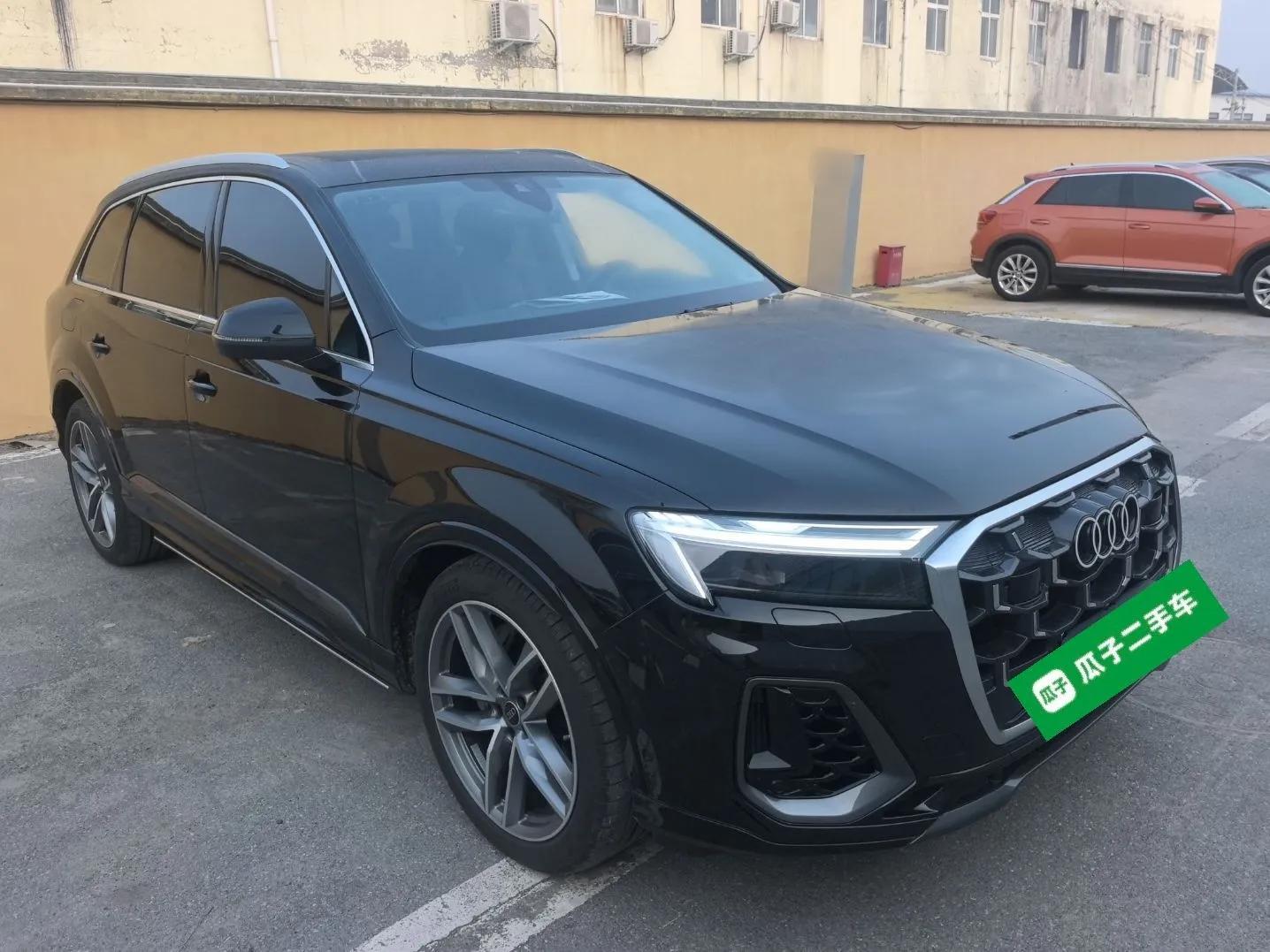 Audi Q7 2024 55 TFSI quattro S line Sport model — миниатюра 3
