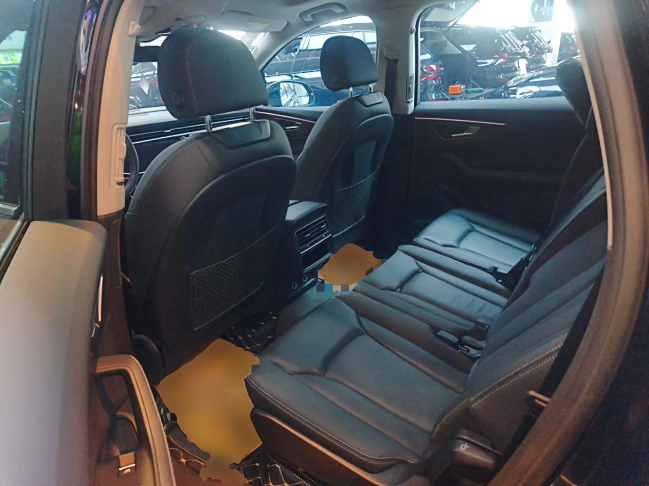 Audi Q7 2024 55 TFSI quattro S line Sport model — миниатюра 20