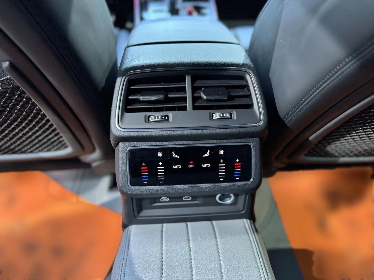 Audi A7 2023 55 TFSI quattro Prestige Edition — миниатюра 24