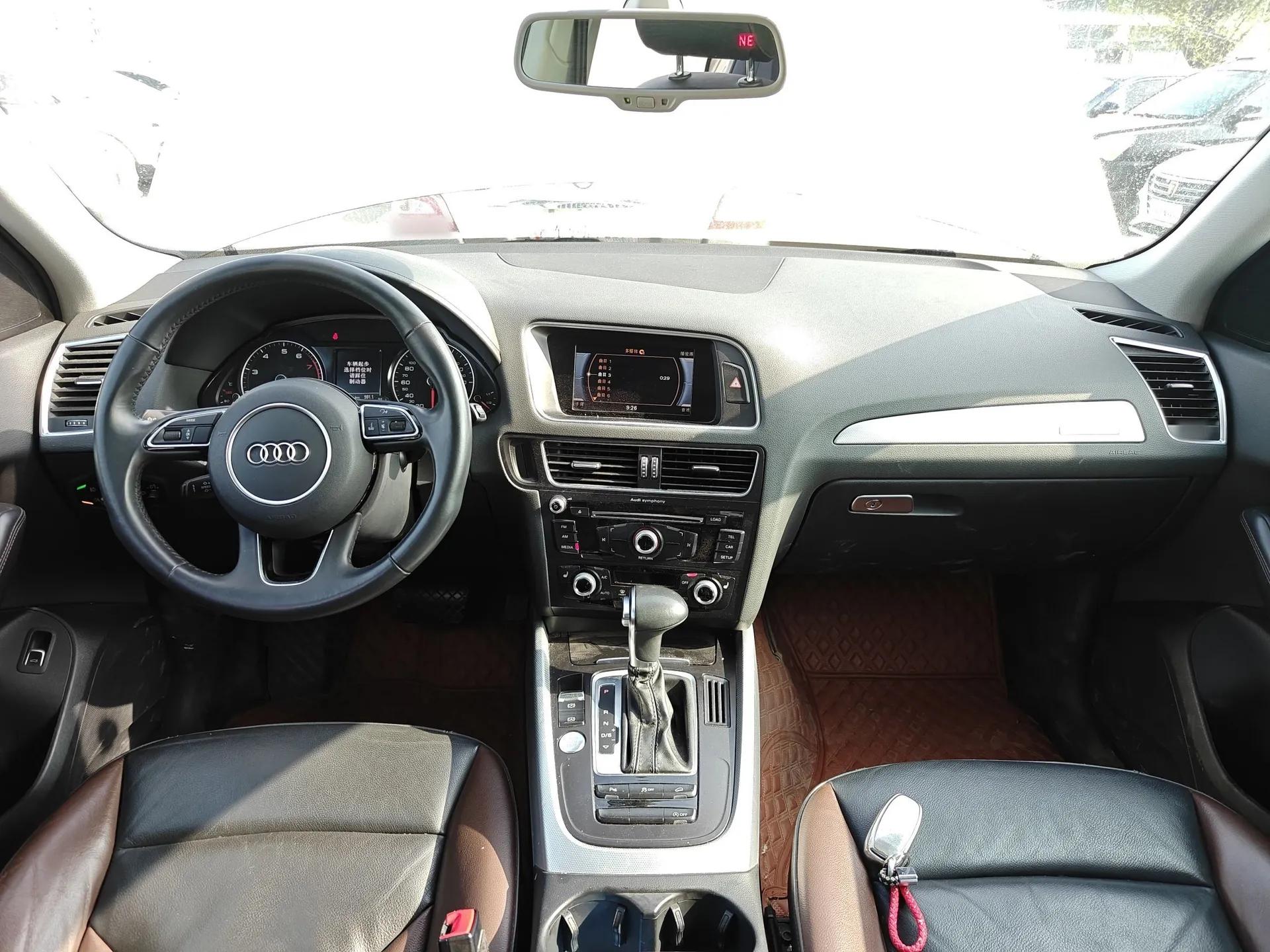 Audi Q5 2018 Collector's Edition 40 TFSI Technology Model — миниатюра 13