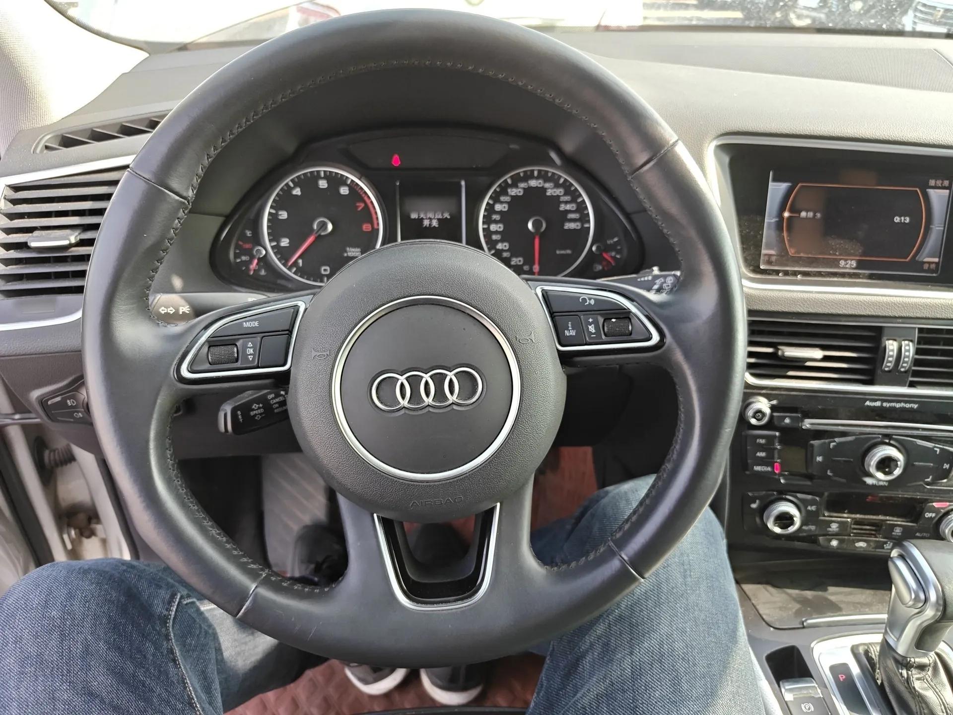 Audi Q5 2018 Collector's Edition 40 TFSI Technology Model — миниатюра 14