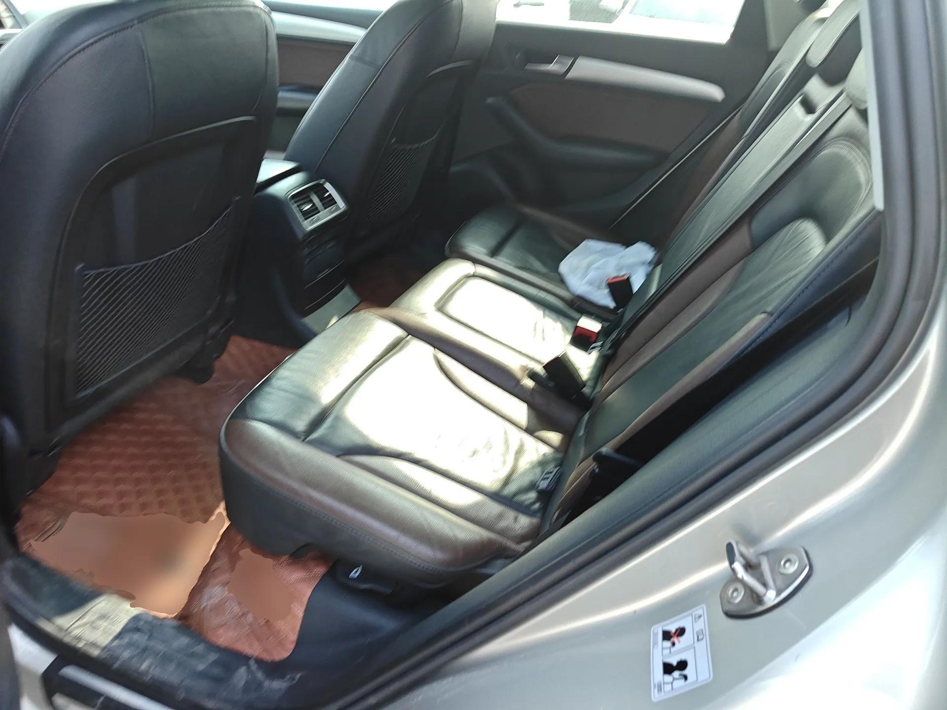 Audi Q5 2018 Collector's Edition 40 TFSI Technology Model — миниатюра 20