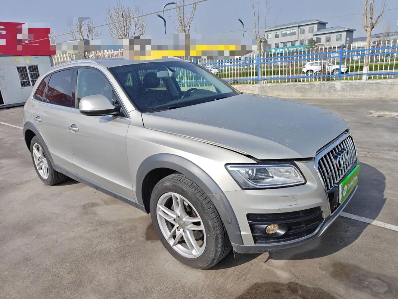 Audi Q5 2018 Collector's Edition 40 TFSI Technology Model — миниатюра 3