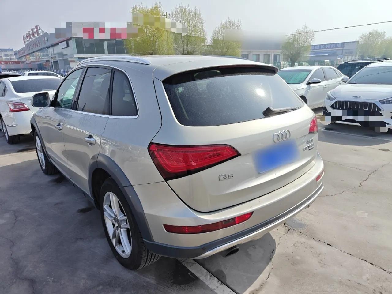 Audi Q5 2018 Collector's Edition 40 TFSI Technology Model — миниатюра 4