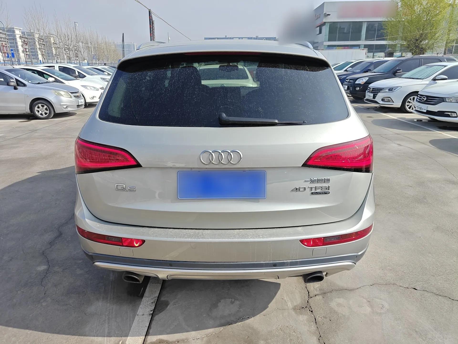 Audi Q5 2018 Collector's Edition 40 TFSI Technology Model — миниатюра 5
