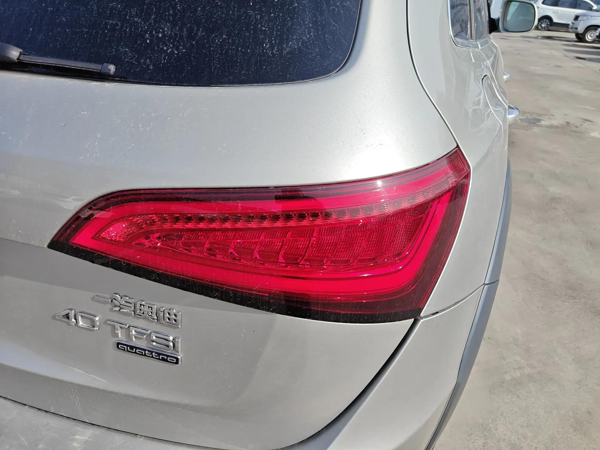 Audi Q5 2018 Collector's Edition 40 TFSI Technology Model — миниатюра 7