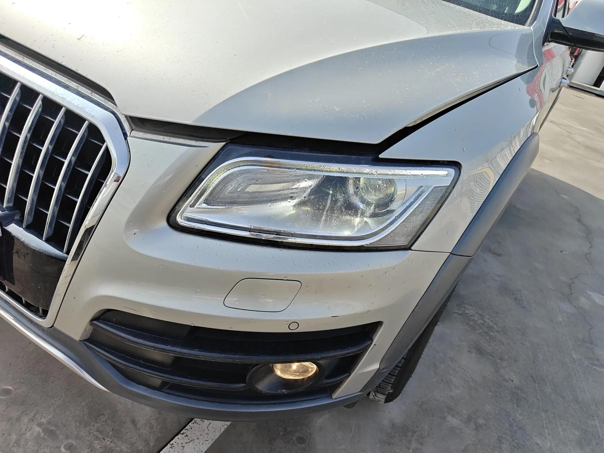Audi Q5 2018 Collector's Edition 40 TFSI Technology Model — миниатюра 9
