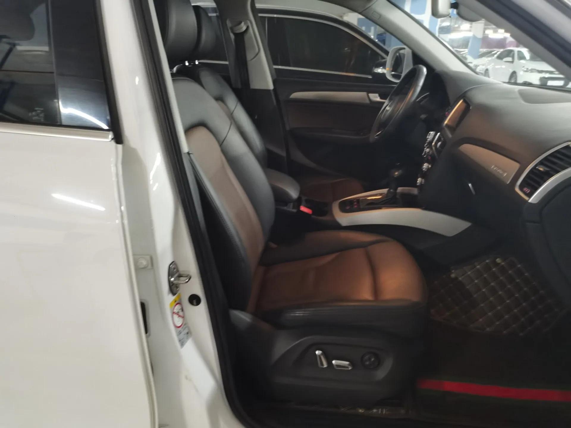 Audi Q5 2017 Plus 40 TFSI Ambition Model — миниатюра 23