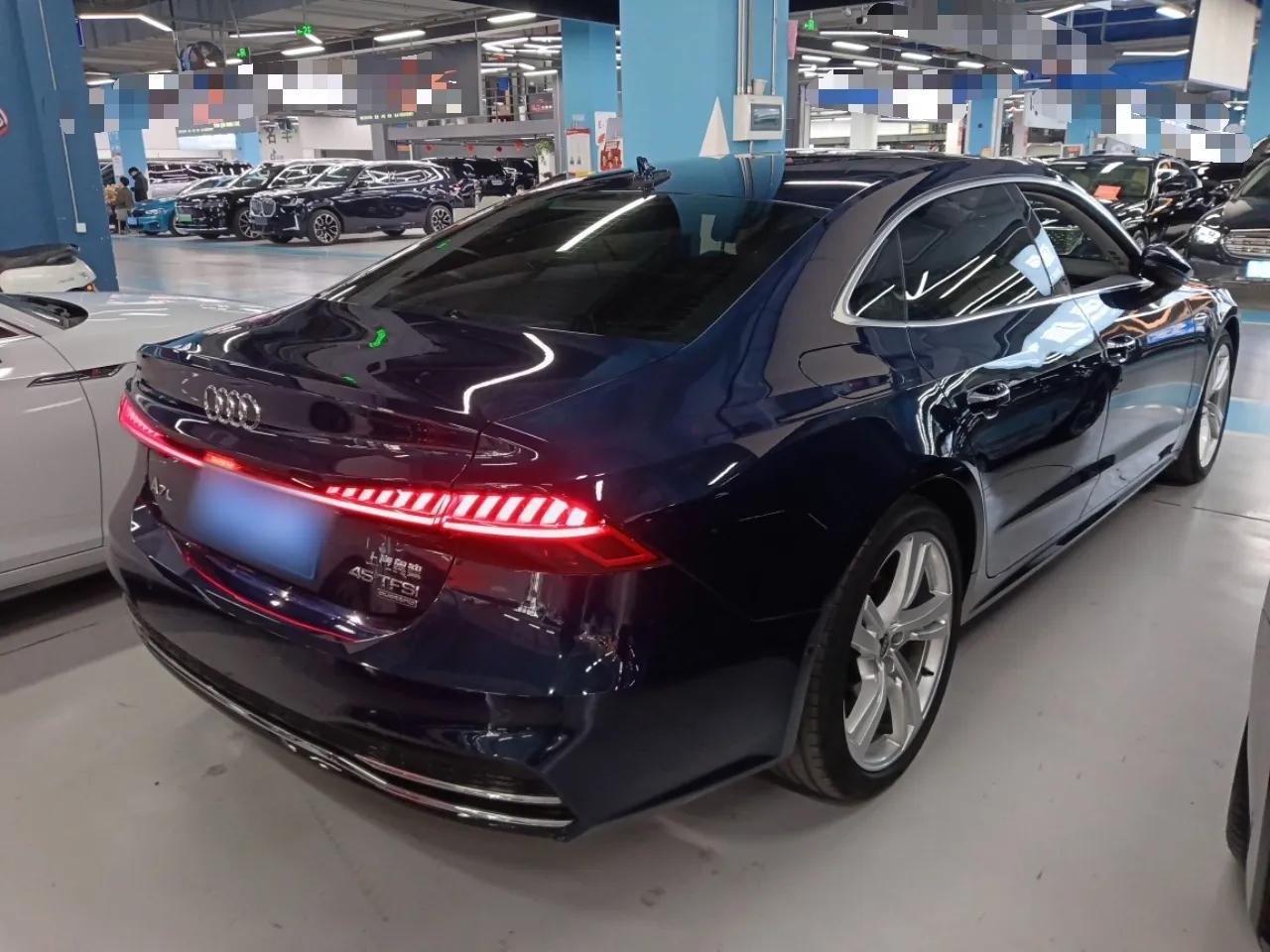 Audi A7L 2024 45TFSI quattro S-line Visionary Edition Flow Crystal Package — миниатюра 4