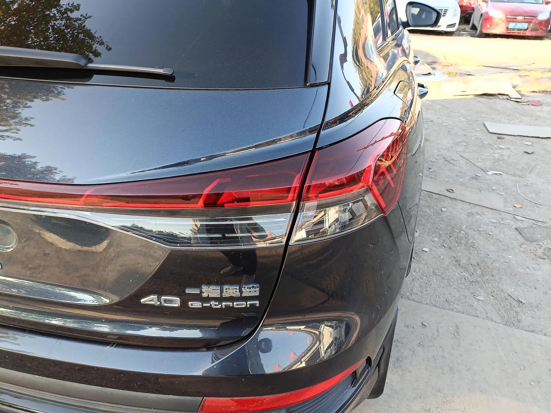 Audi Q4 e-tron 2023 40 e-tron Creation Edition Midnight — миниатюра 8