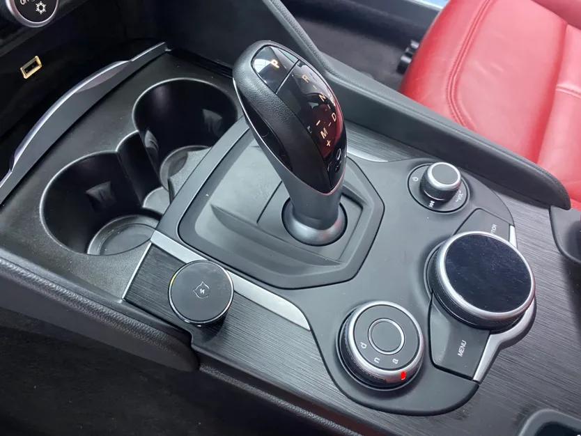 Alfa Romeo Giulia 2017 2.0T 280HP Luxury Edition — миниатюра 19