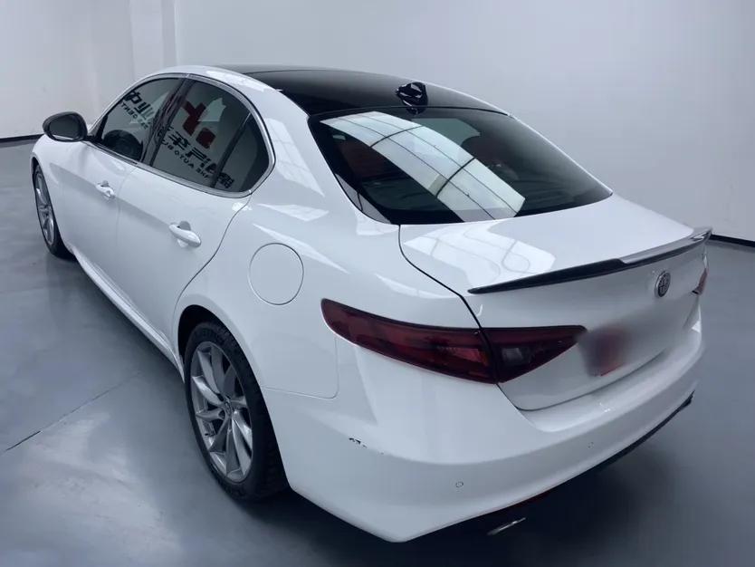 Alfa Romeo Giulia 2017 2.0T 280HP Luxury Edition — миниатюра 9