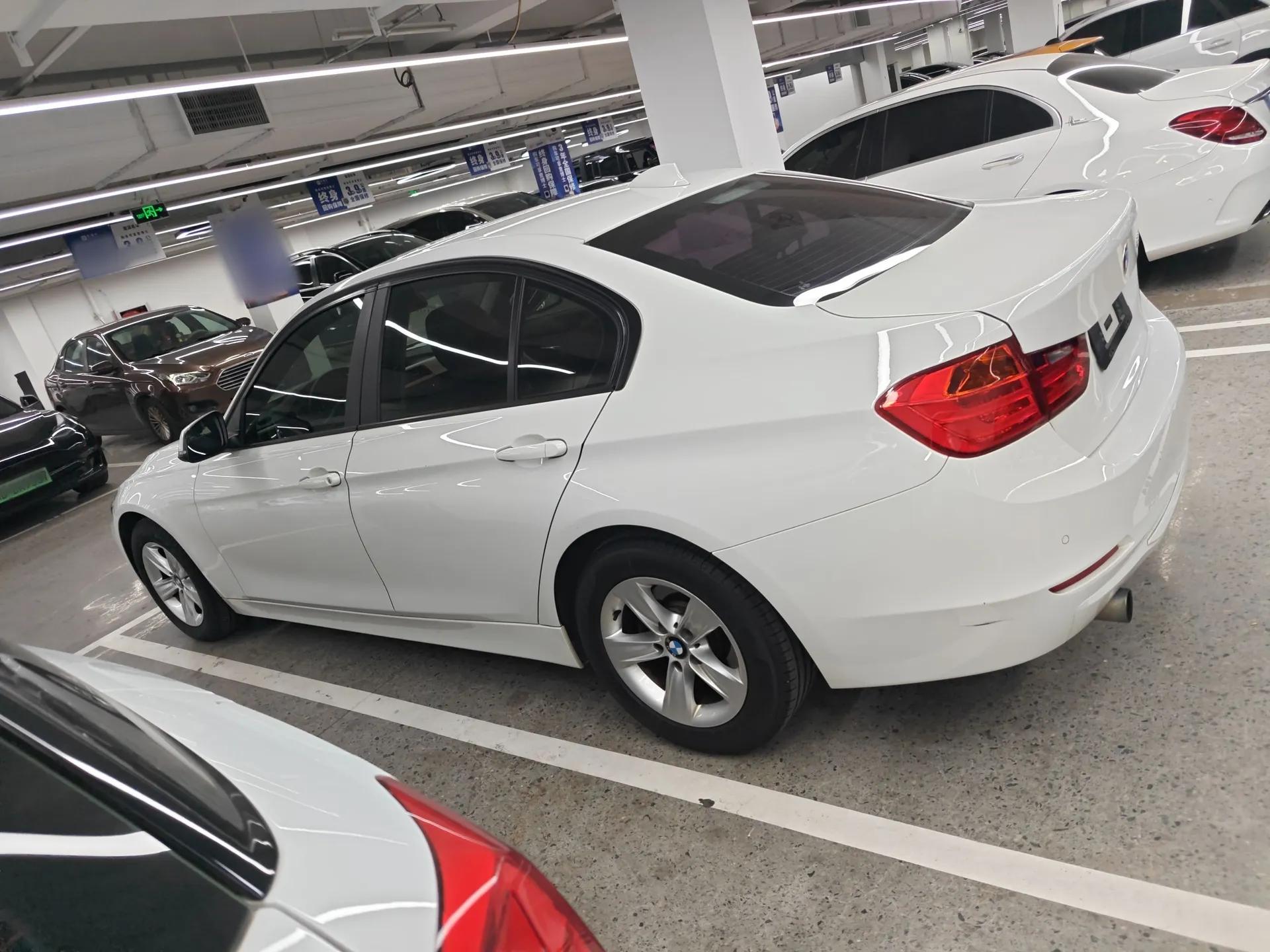 BMW 3 Series 2015 320i Luxury Line Stylish Edition — миниатюра 5