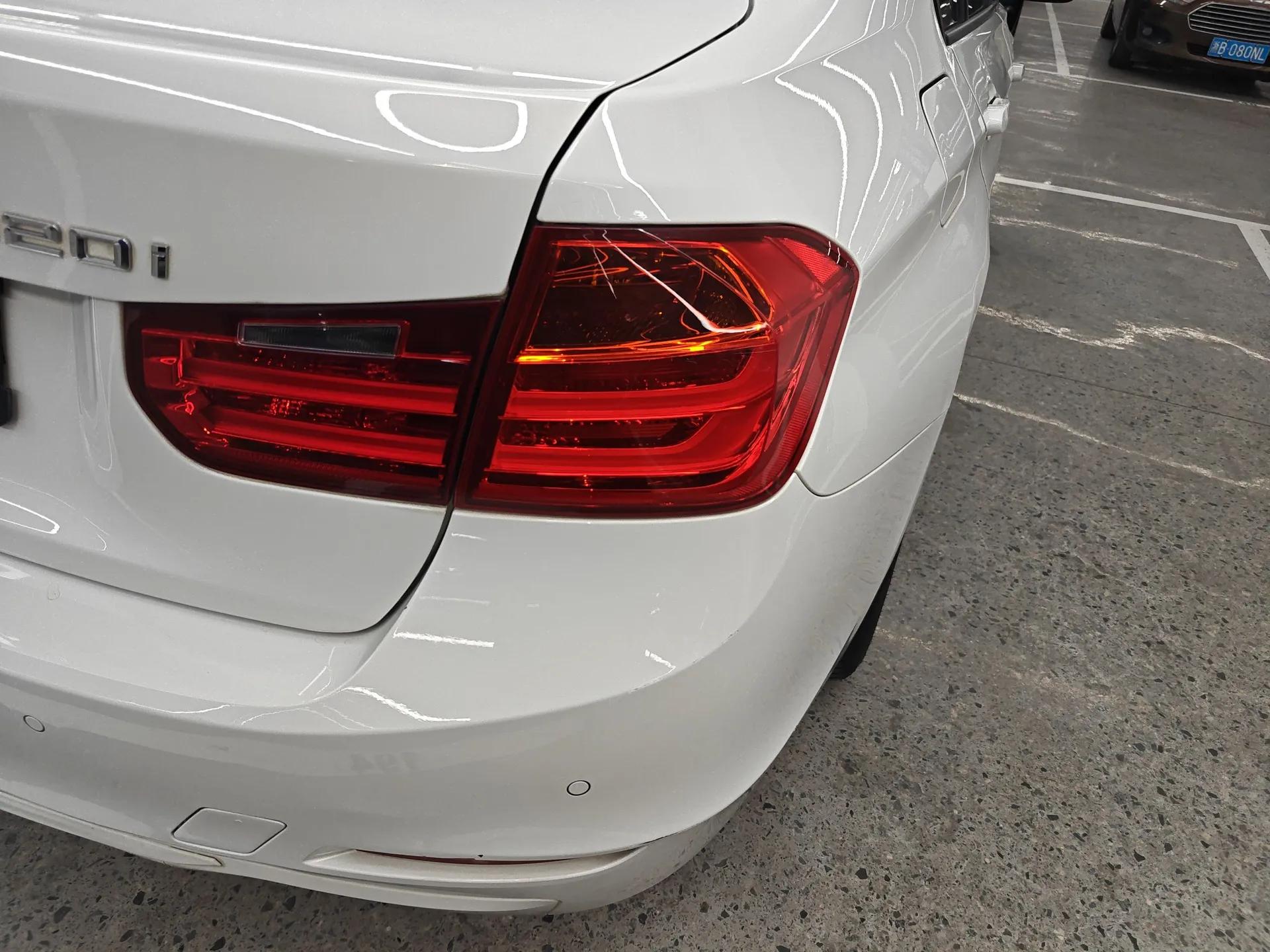 BMW 3 Series 2015 320i Luxury Line Stylish Edition — миниатюра 8