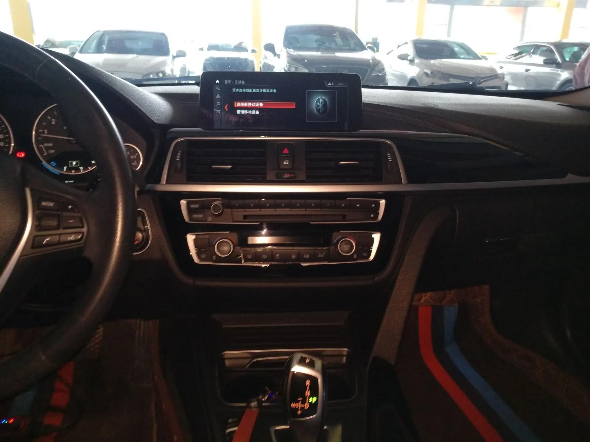 BMW 3 Series 2019 320Li Fashion Model — миниатюра 15
