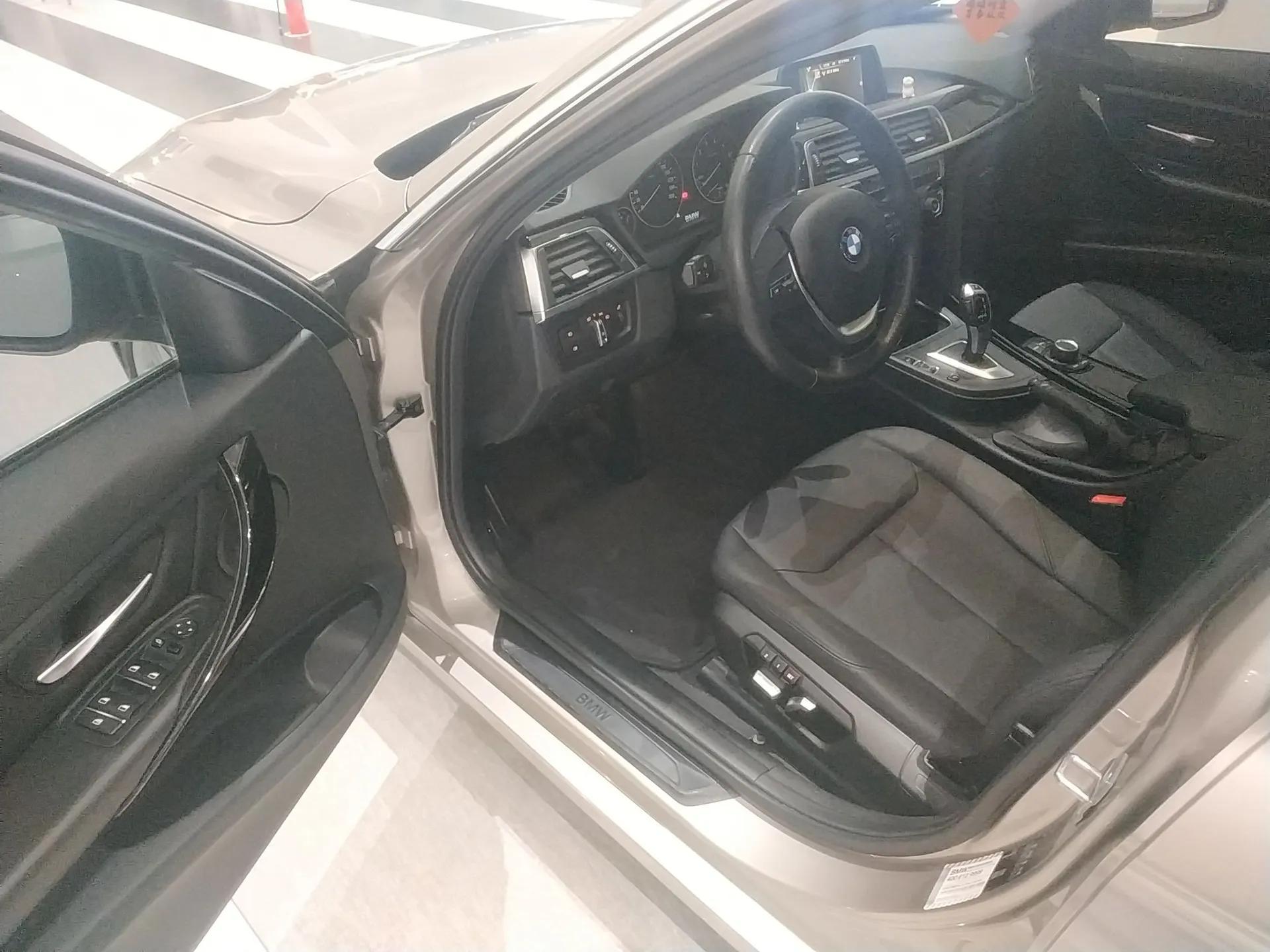 BMW 3 Series 2017 320Li Fashion Model — миниатюра 18
