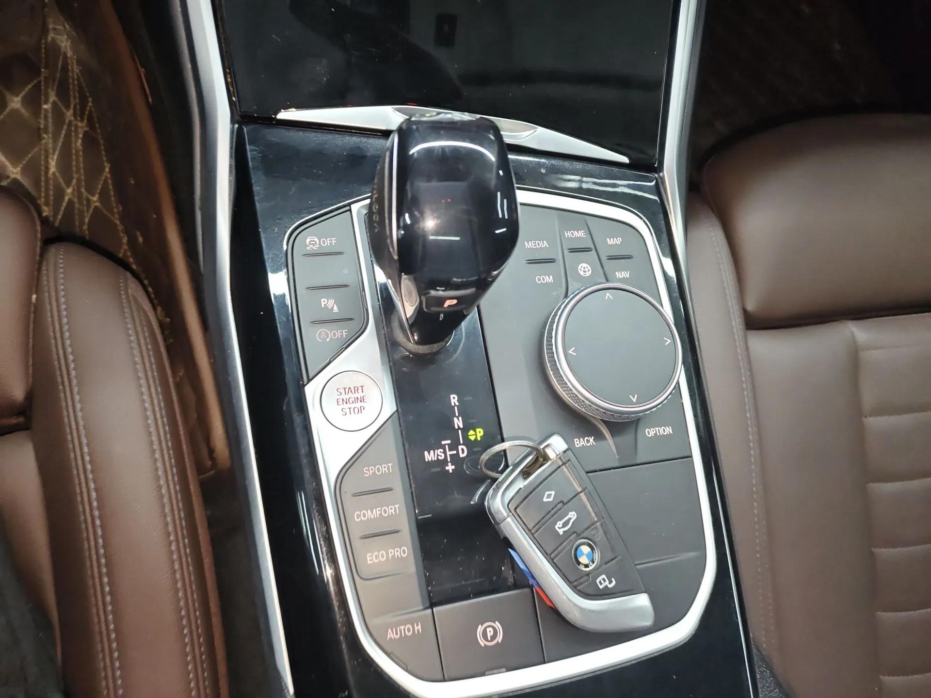 BMW 3 Series 2020 320Li M Sport Package — миниатюра 17