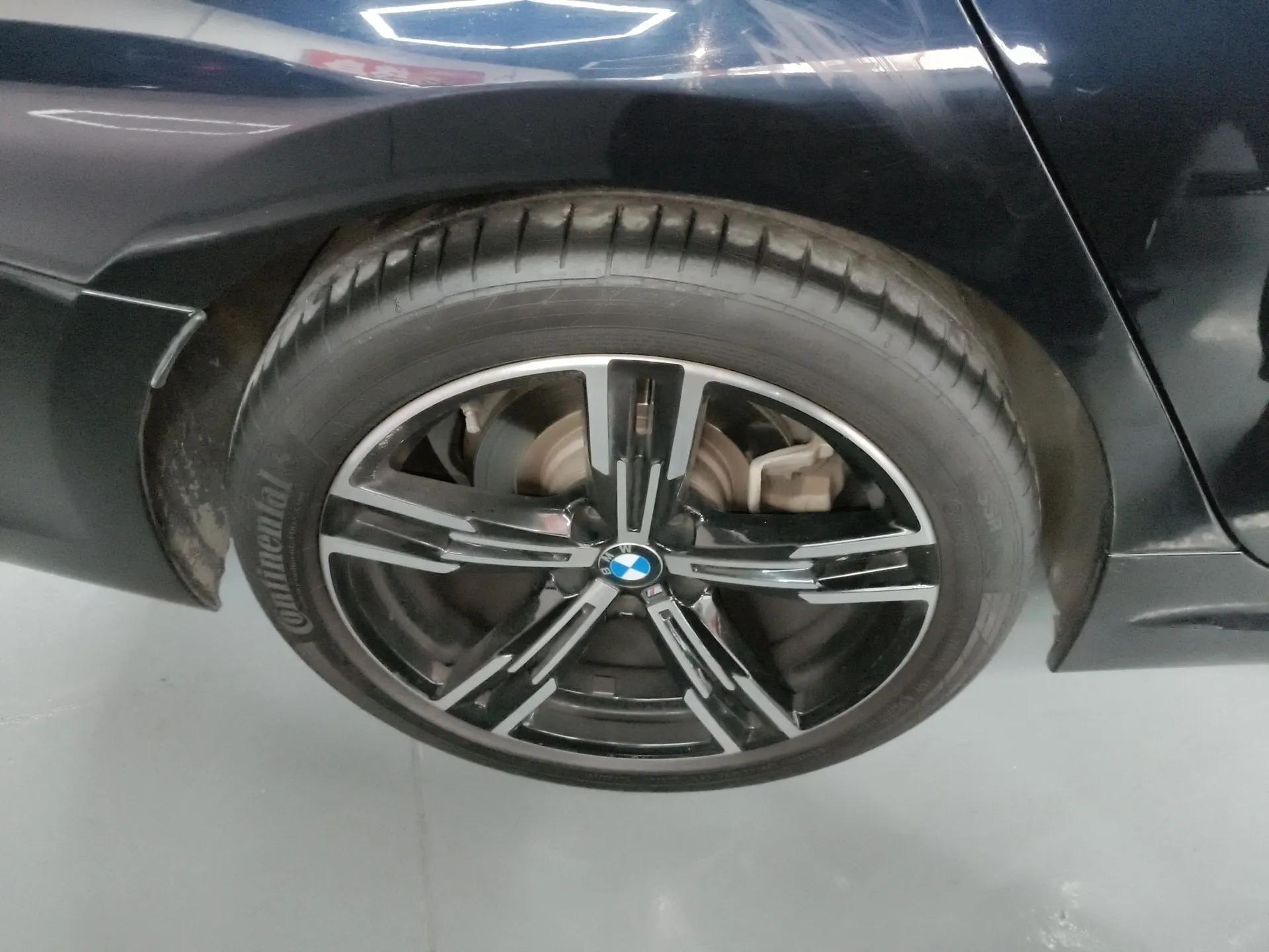 BMW 3 Series 2021 325i M Sport Package — миниатюра 10