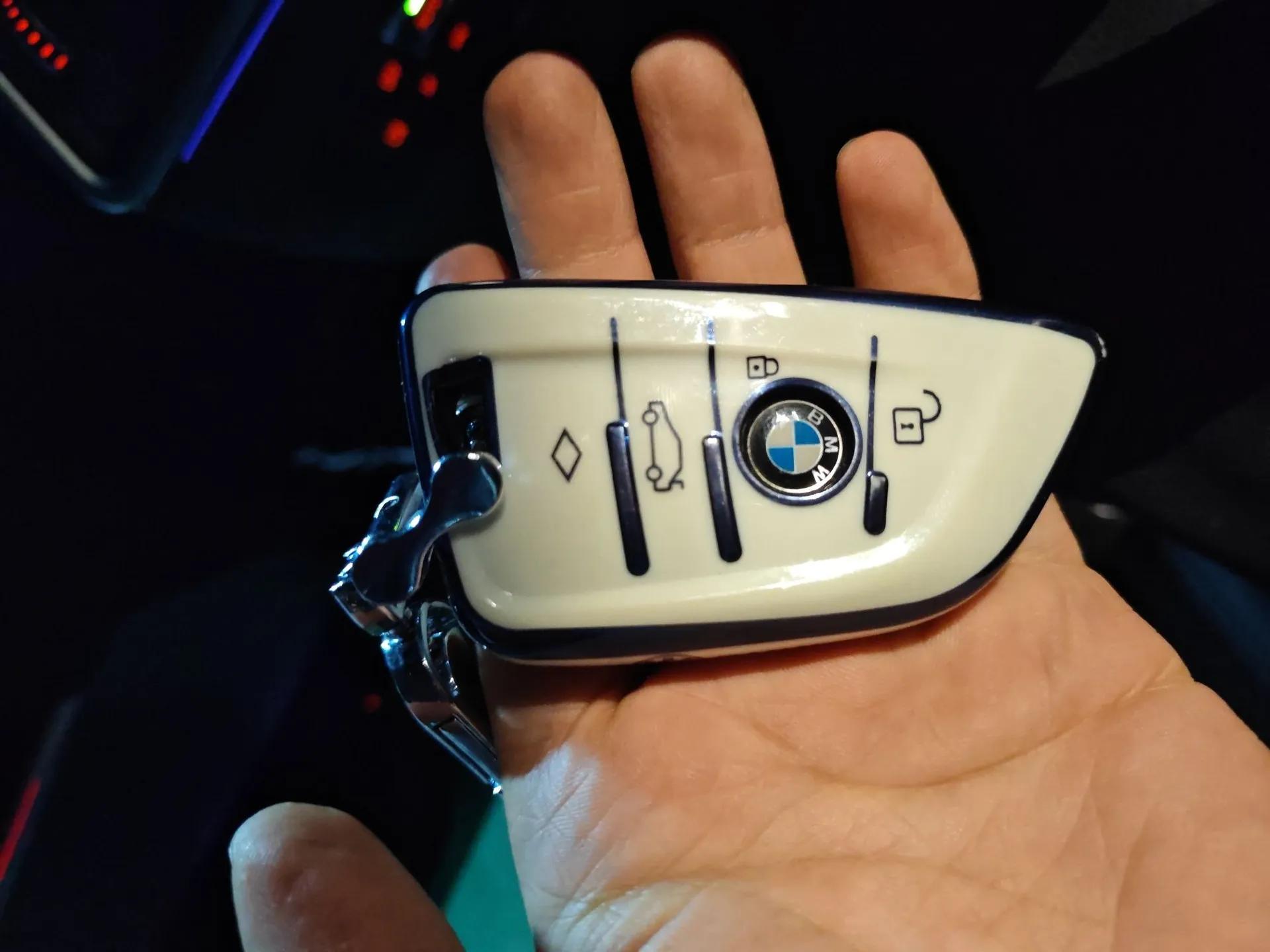 BMW 3 Series 2022 325Li M Sport Package — миниатюра 17