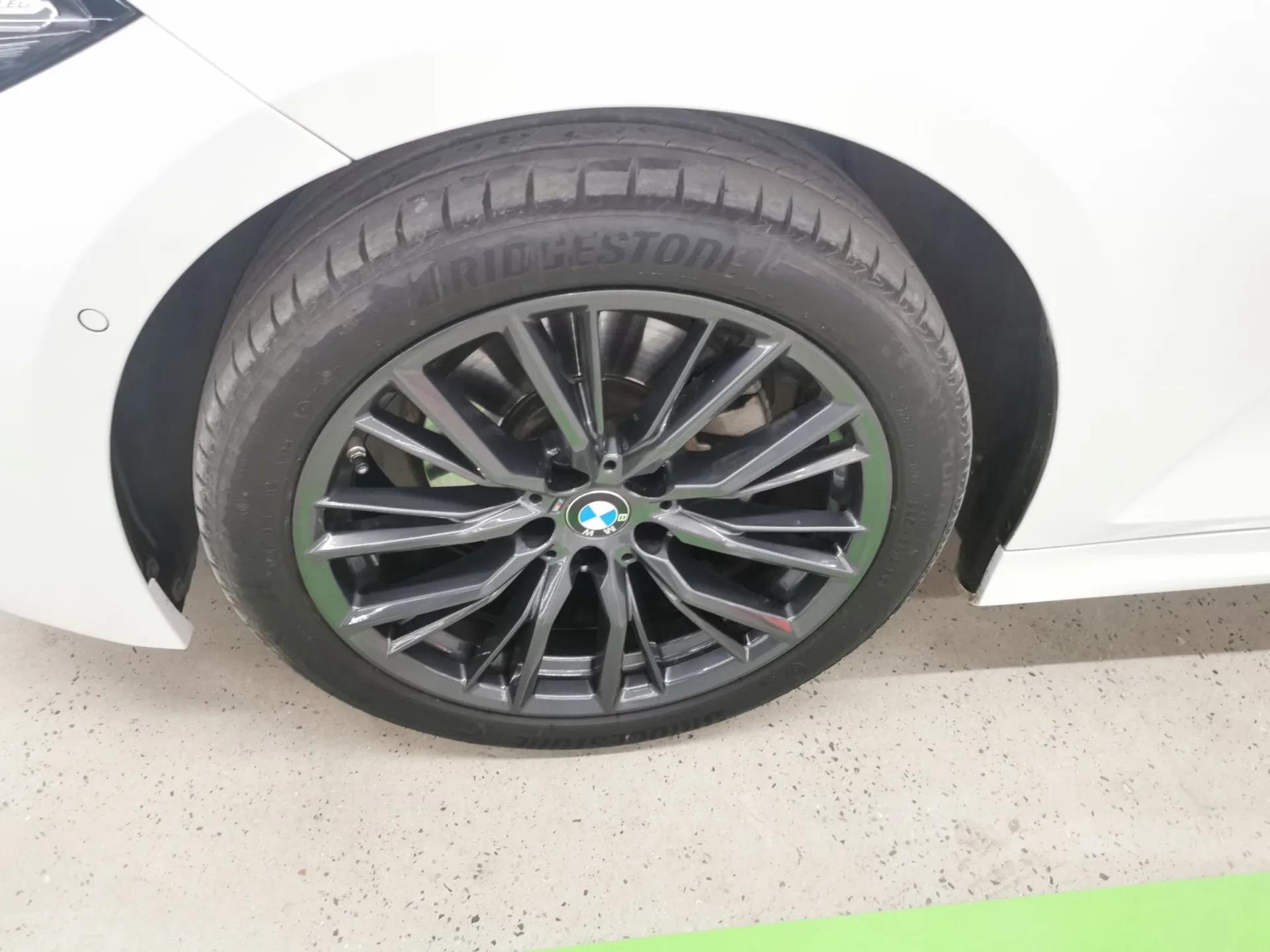 BMW 3 Series 2023 325Li M Sport Night Edition Package — миниатюра 8