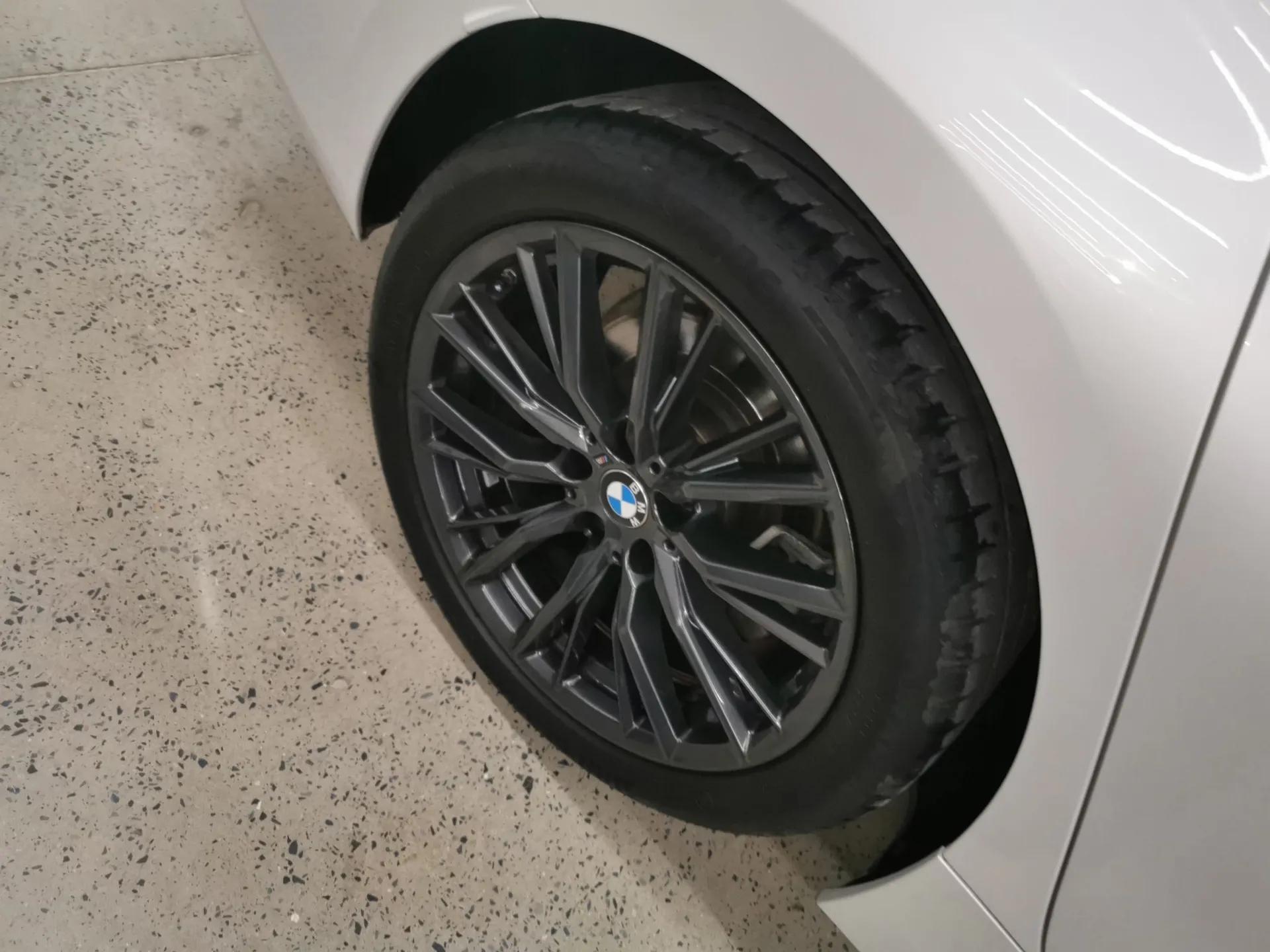 BMW 3 Series 2023 325Li M Sport Night Edition Package — миниатюра 10