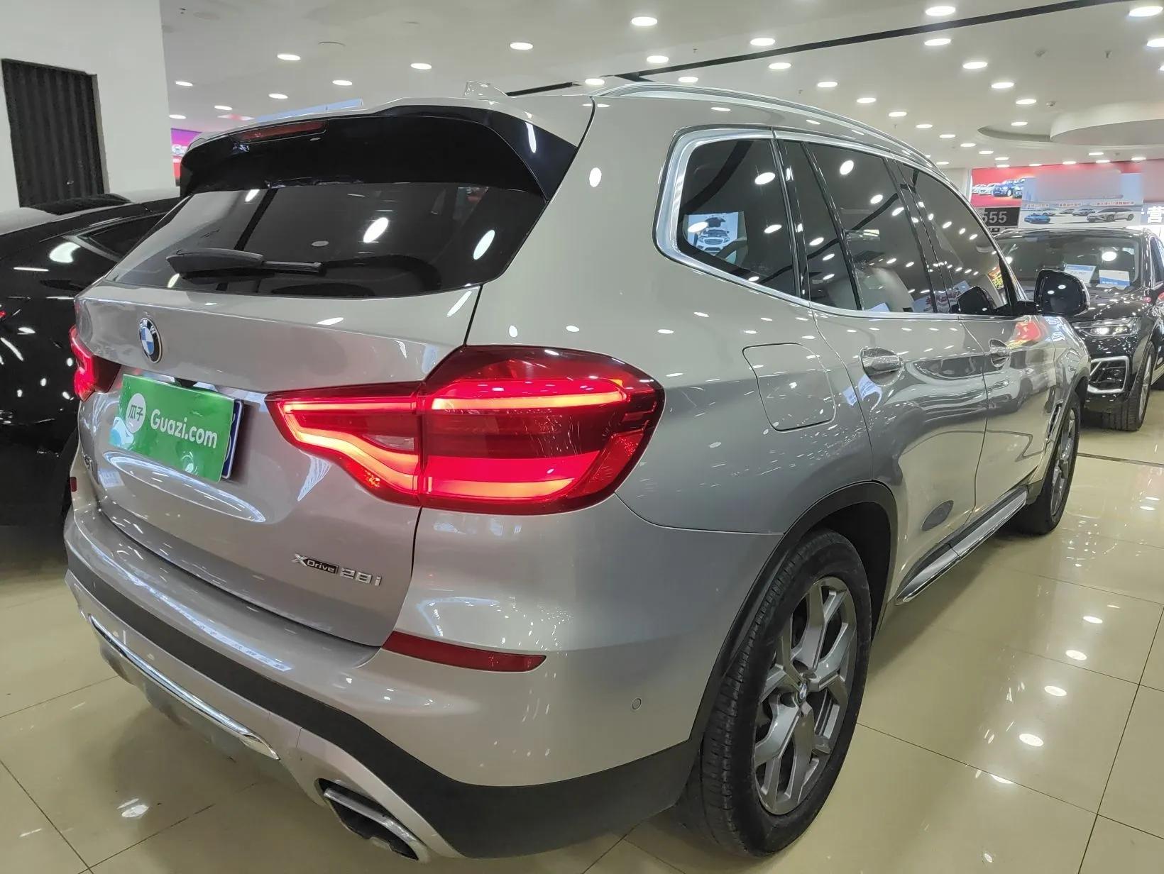 BMW X3 2021 xDrive28i Luxury Package — миниатюра 6