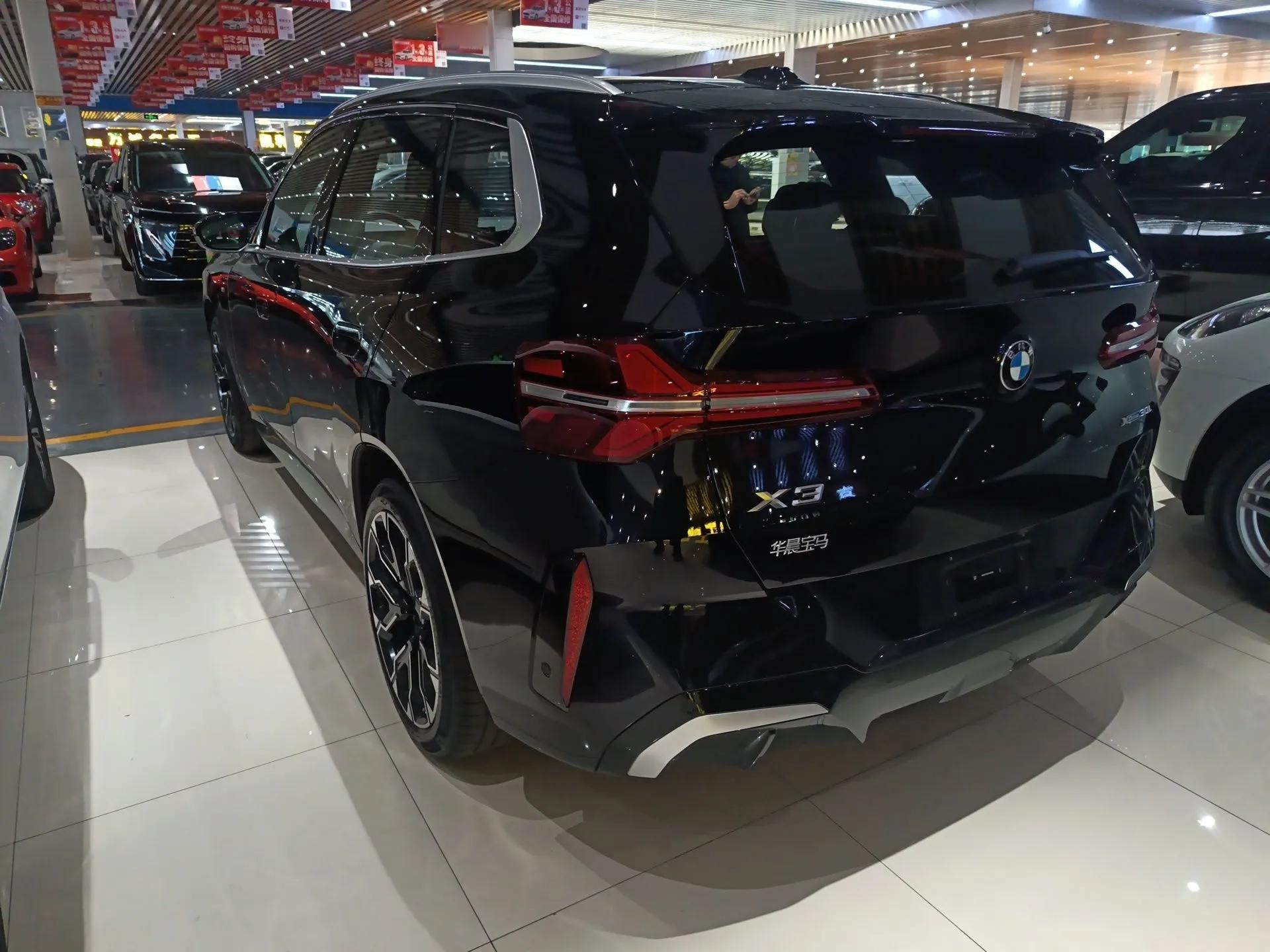 BMW X3 2025 xDrive30L Luxury Edition M Sport Package — миниатюра 7